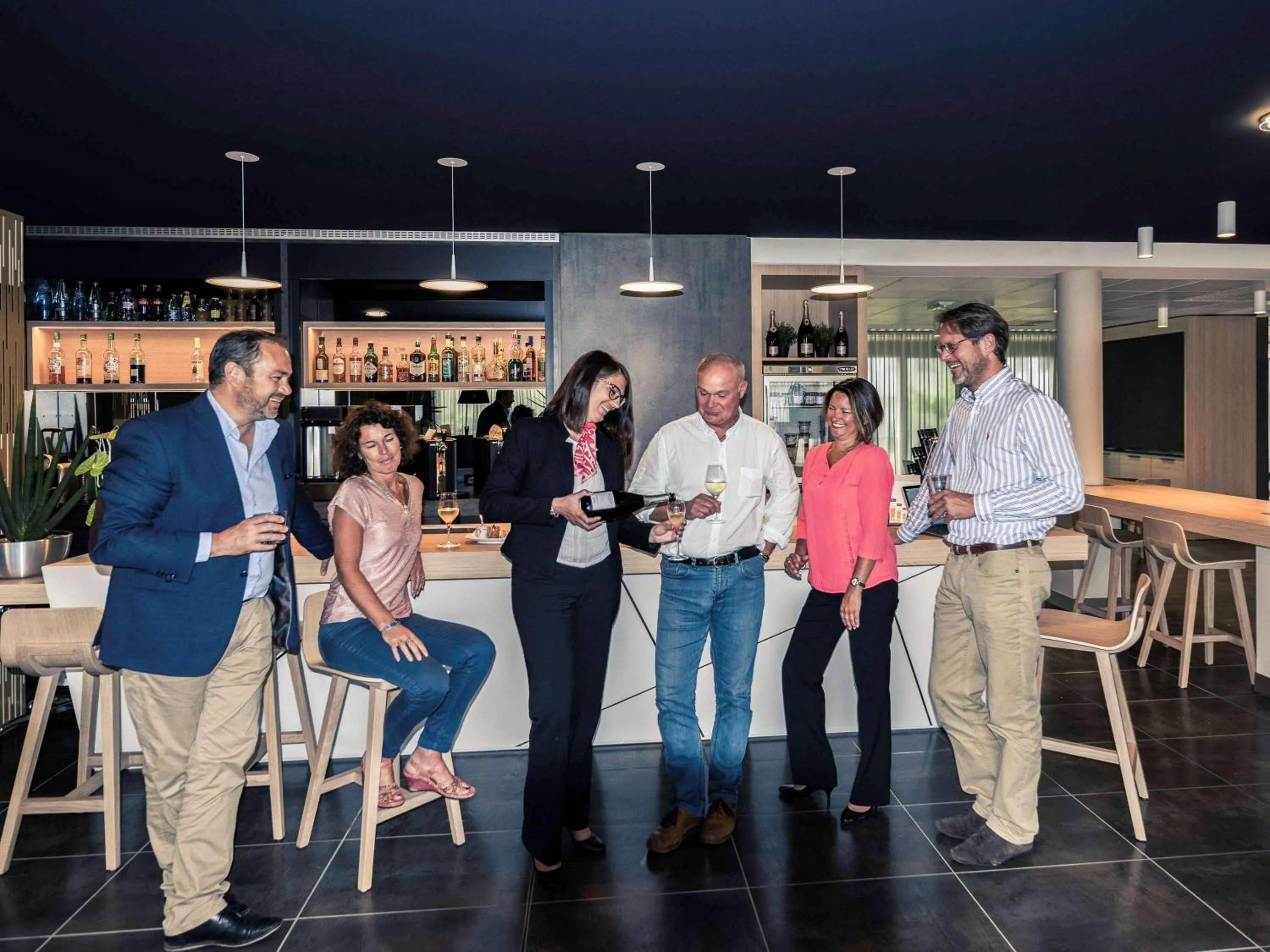 Lounge or bar in Hôtel Mercure Nantes Ouest Saint-Herblain Zenith