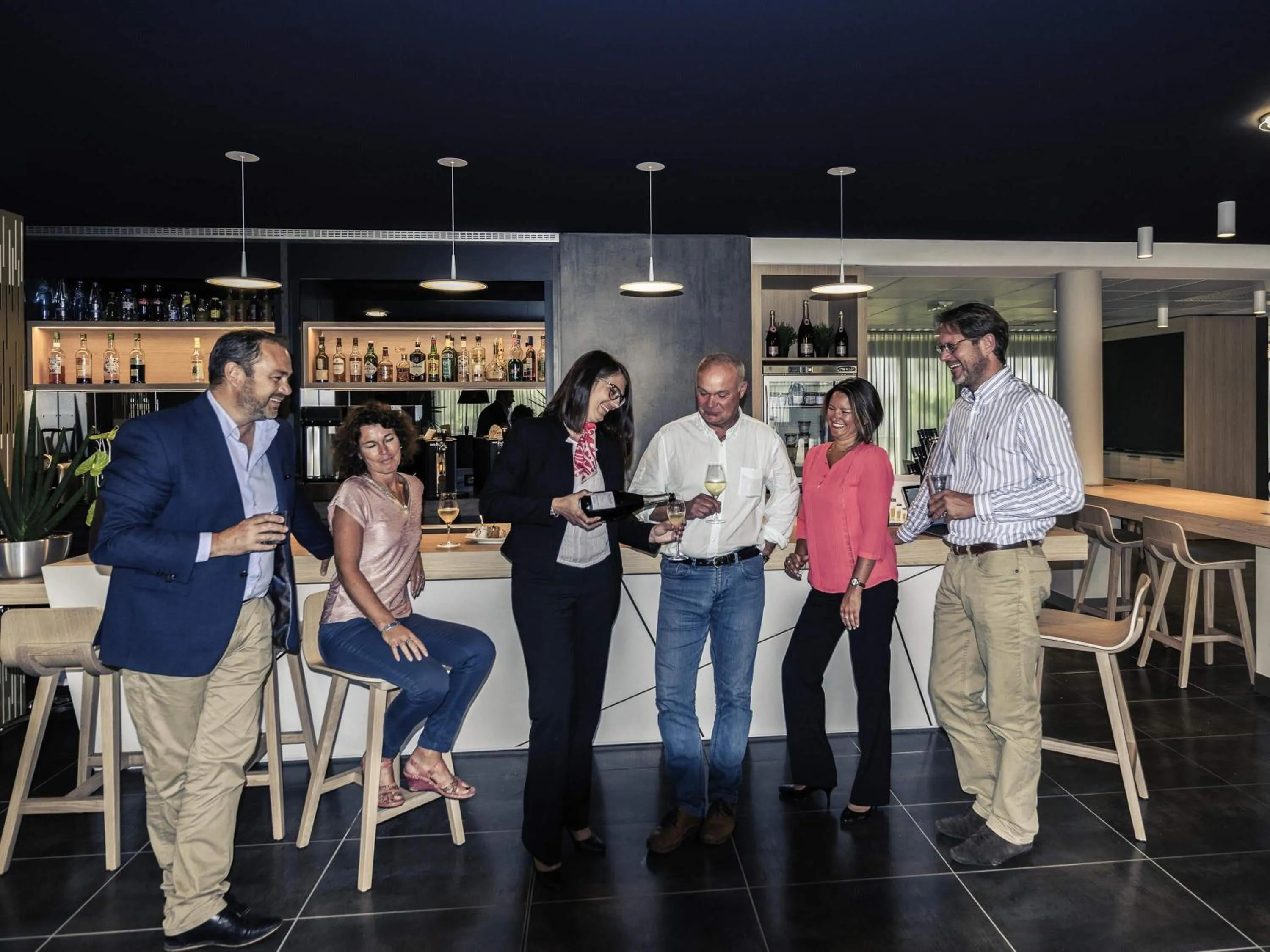 Lounge or bar in Hôtel Mercure Nantes Ouest Saint-Herblain Zenith