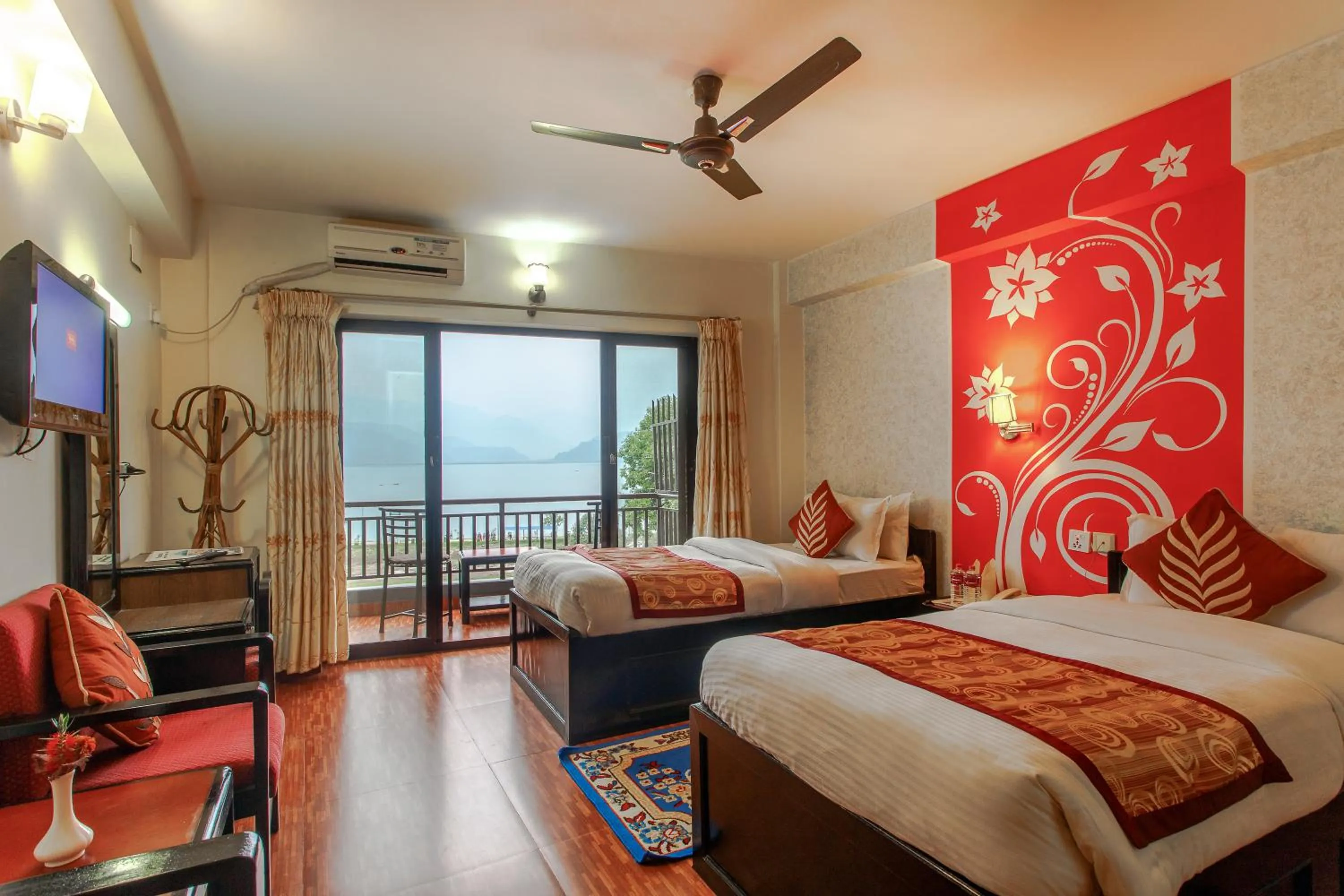 Bed in Hotel Peace Plaza