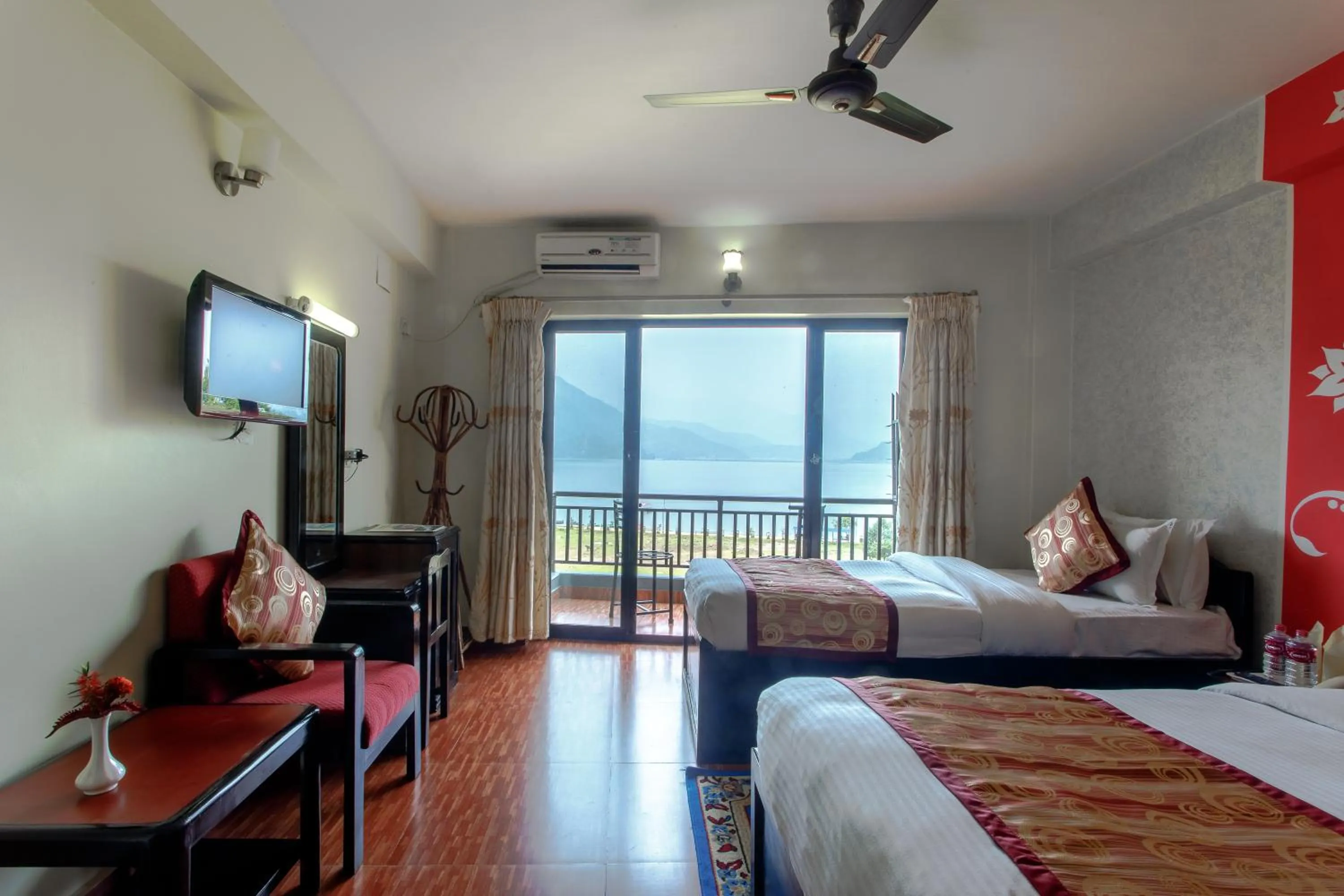 Bed in Hotel Peace Plaza