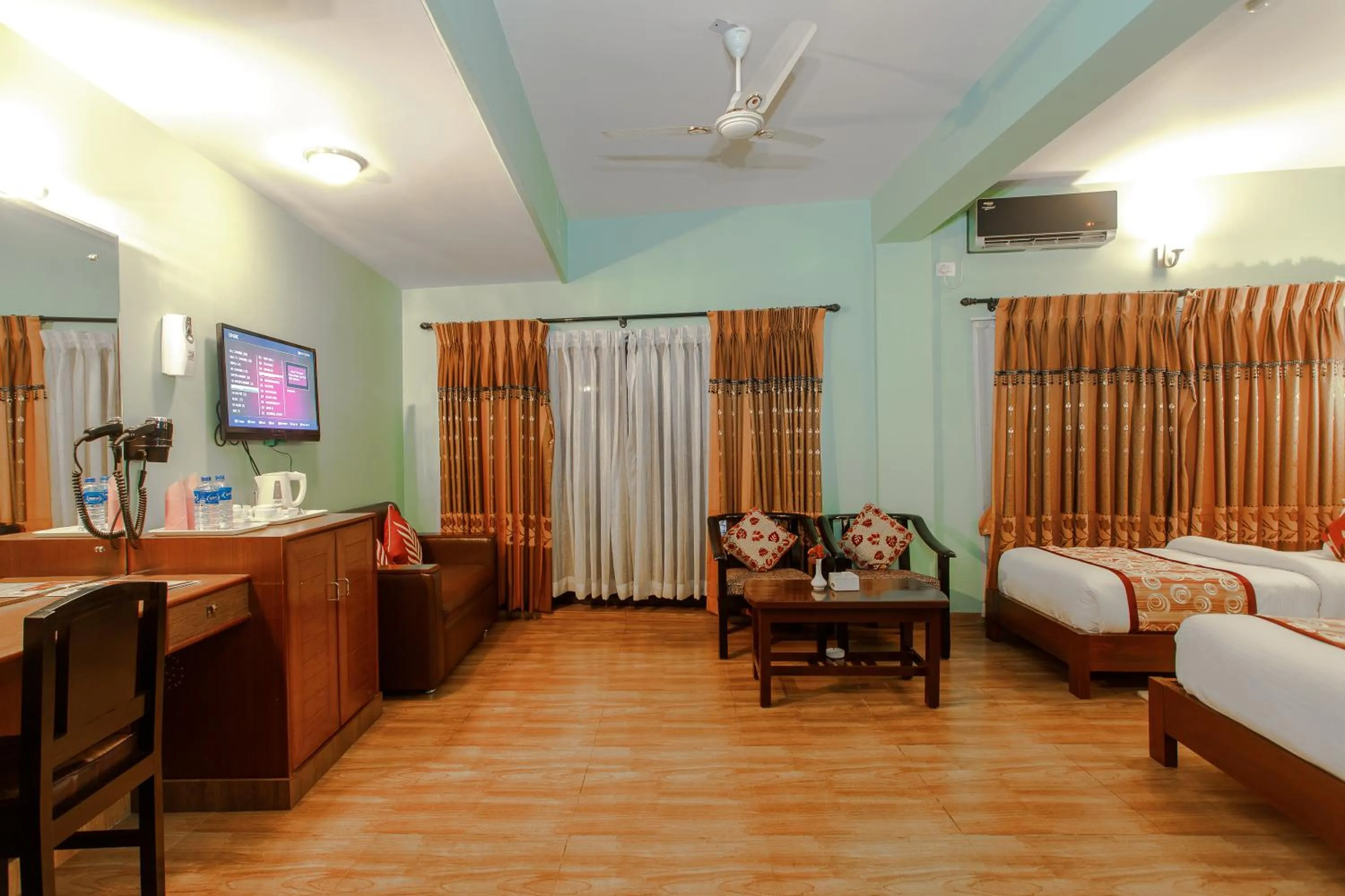 Bed in Hotel Peace Plaza