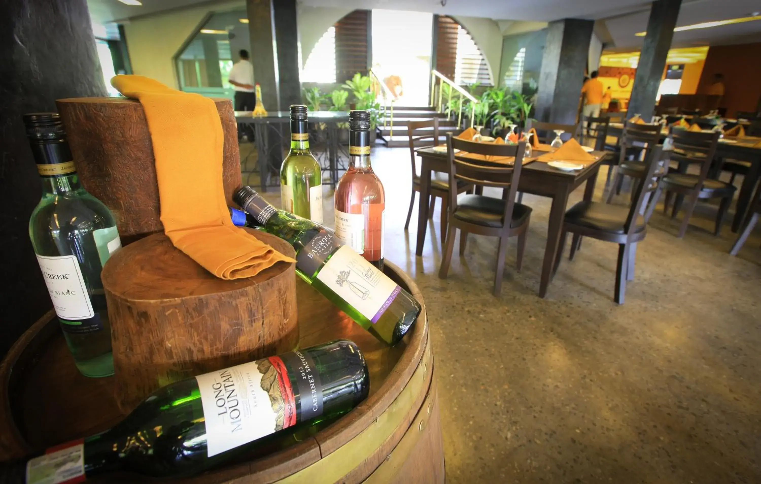 Lounge or bar in Grand Udawalawe Safari Resort Lounge or bar in Grand Udawalawe Safari Resort