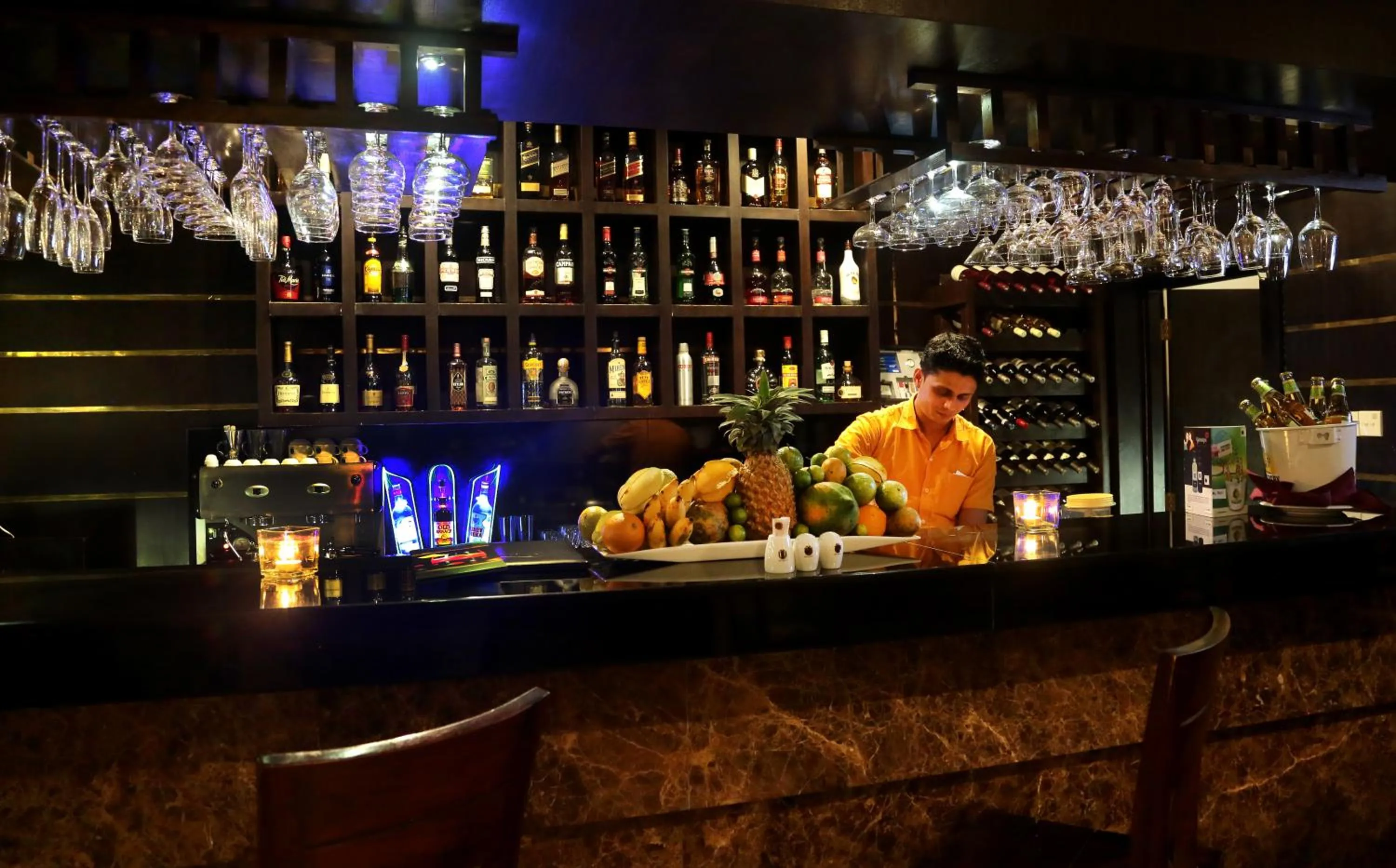 Lounge or bar in Grand Udawalawe Safari Resort