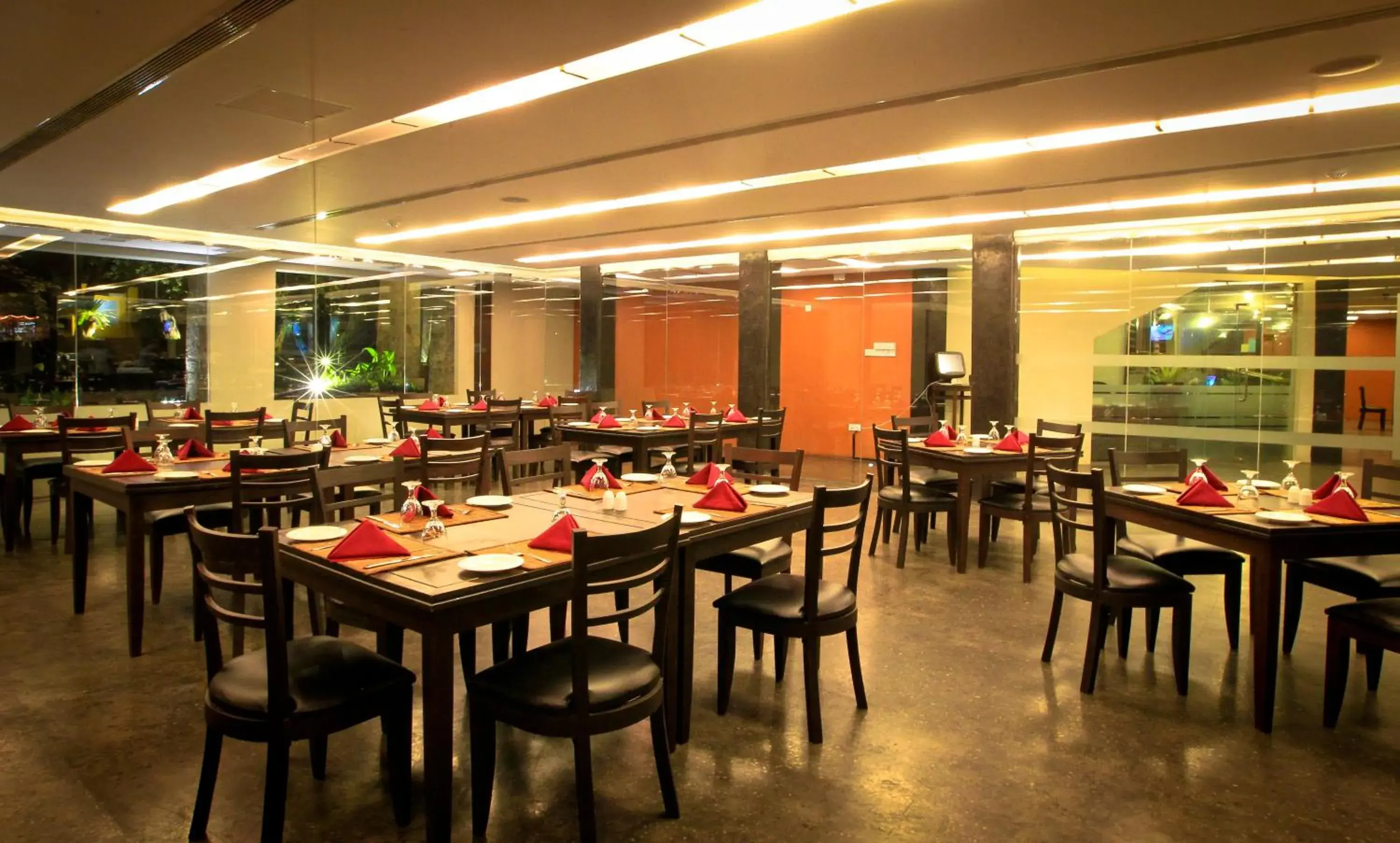 Restaurant/places to eat in Grand Udawalawe Safari Resort Restaurant/places to eat in Grand Udawalawe Safari Resort