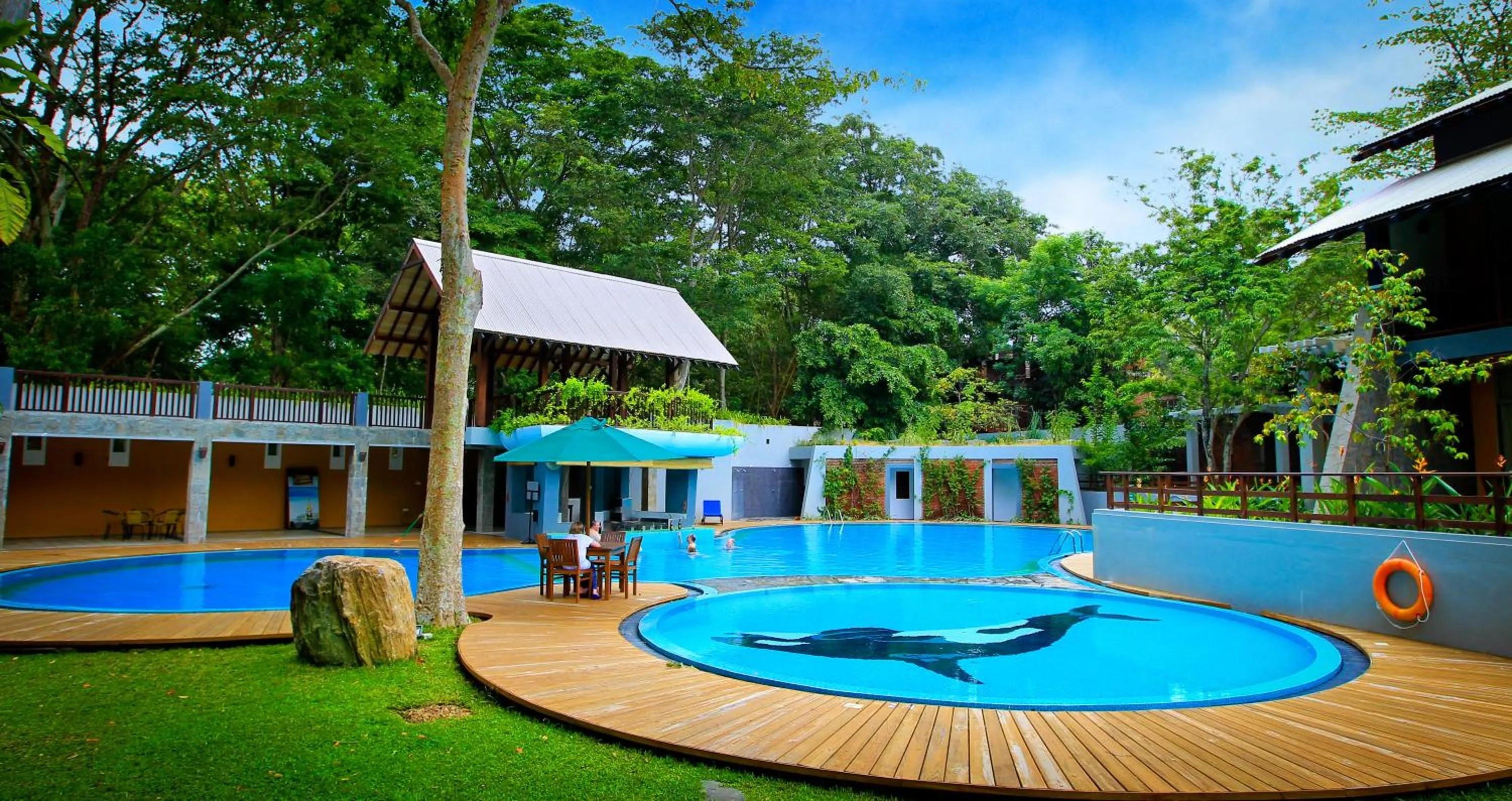 Swimming pool in Grand Udawalawe Safari Resort