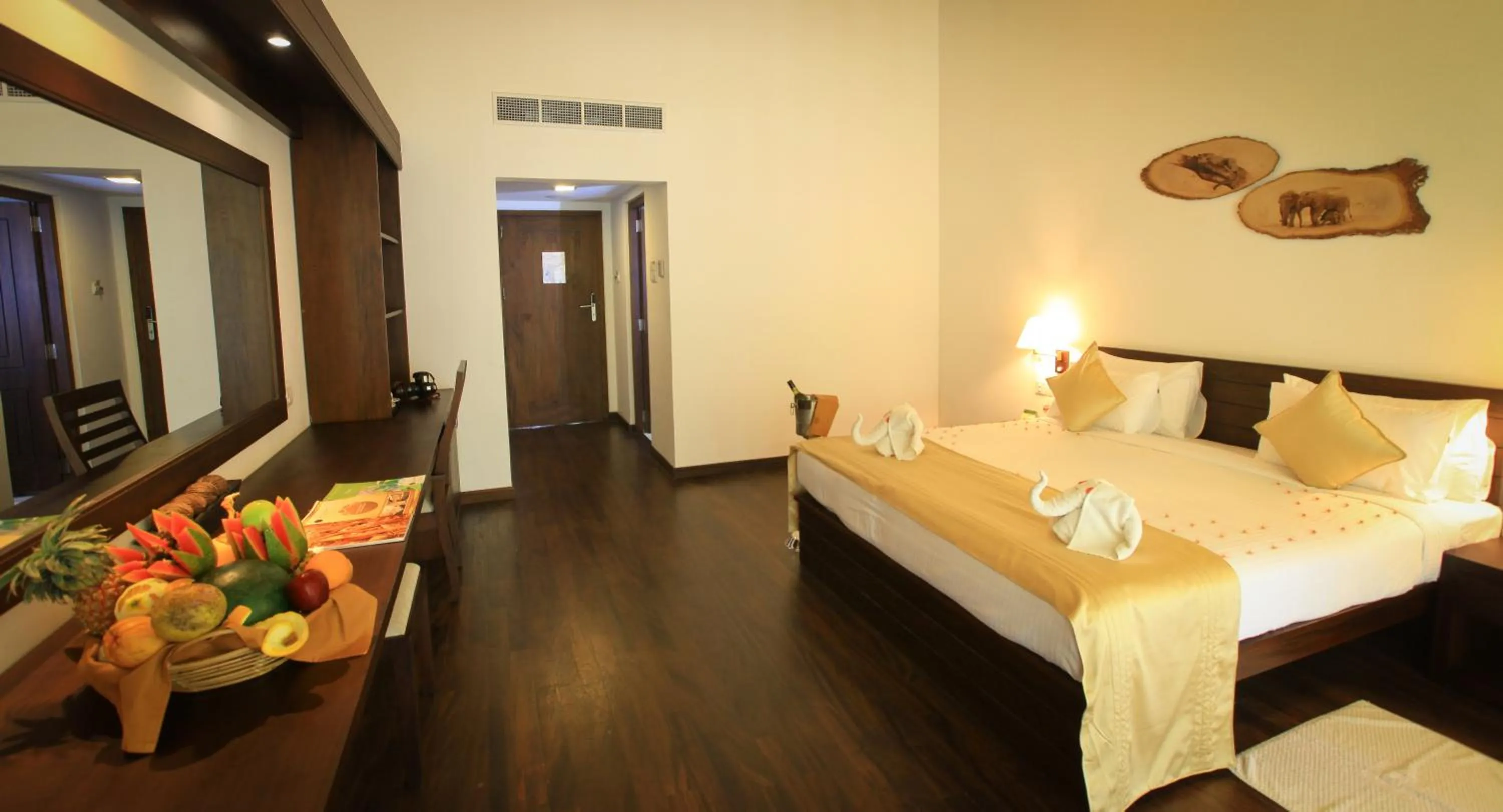 Bedroom, Bed in Grand Udawalawe Safari Resort