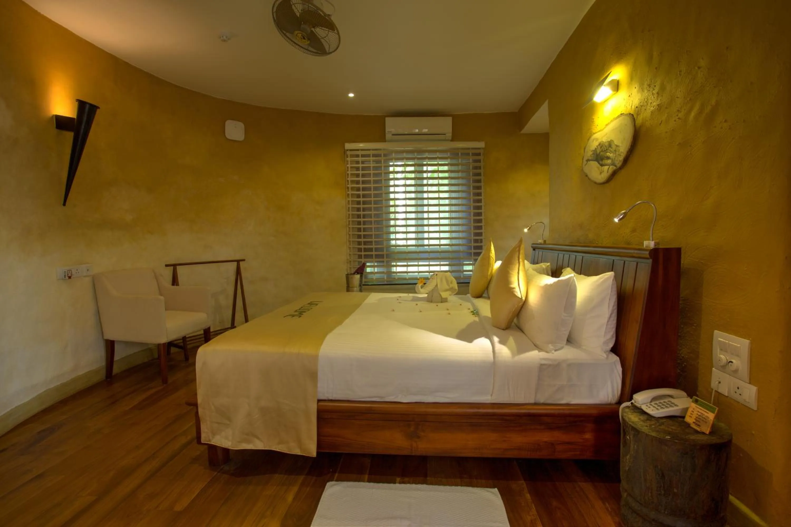 Bedroom, Bed in Grand Udawalawe Safari Resort