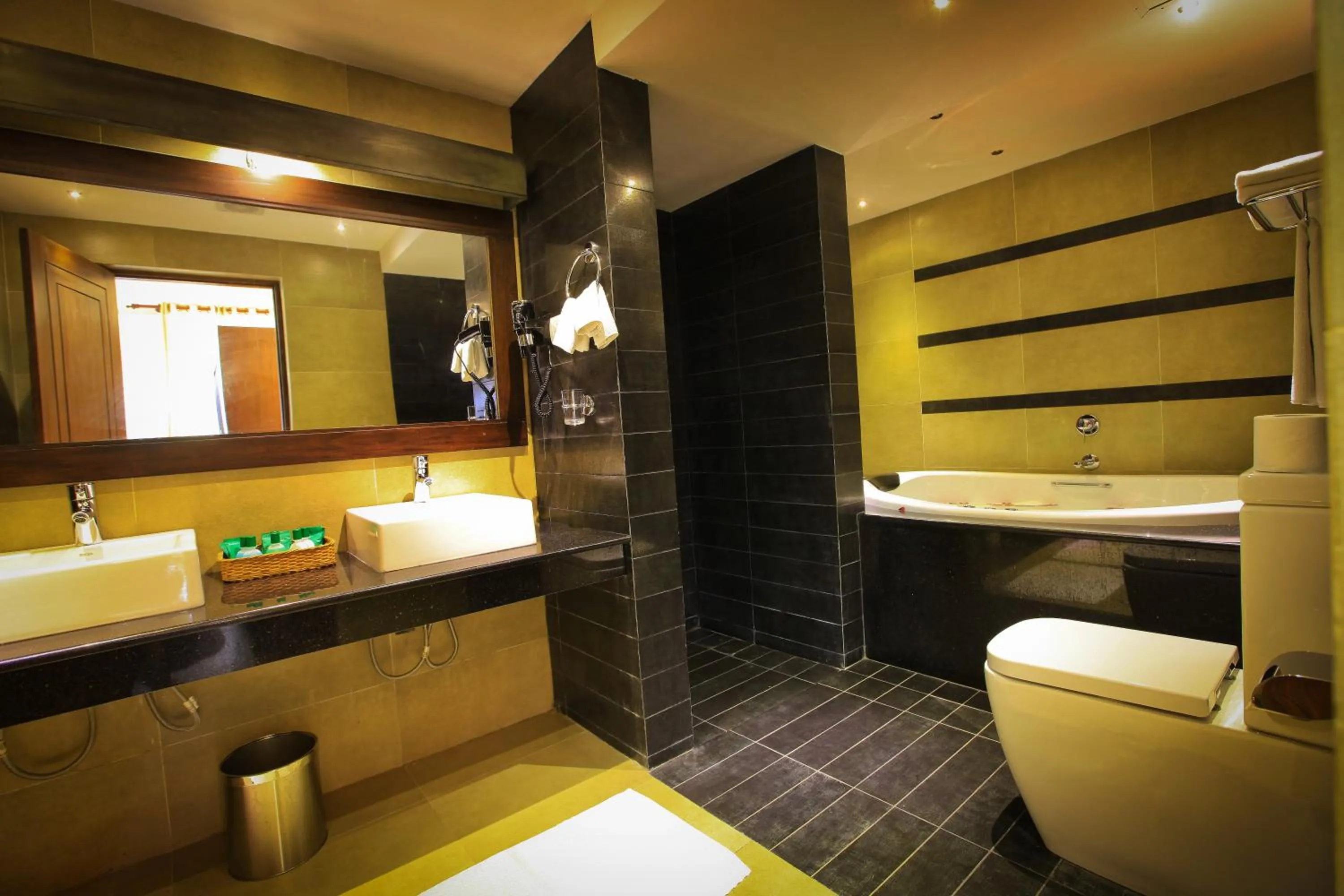 Bathroom in Grand Udawalawe Safari Resort
