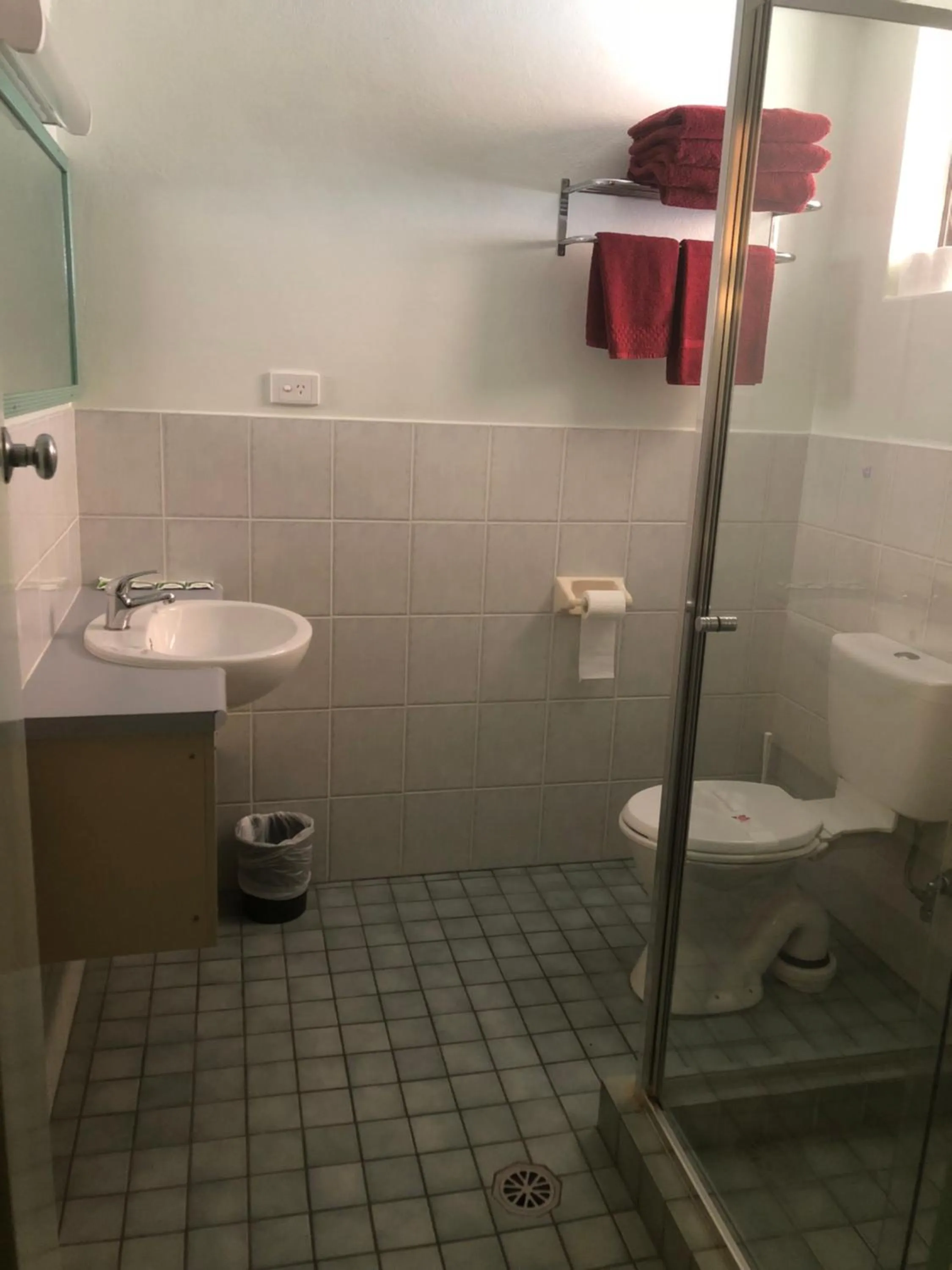 Shower in Anna Bella Motel Glen Innes