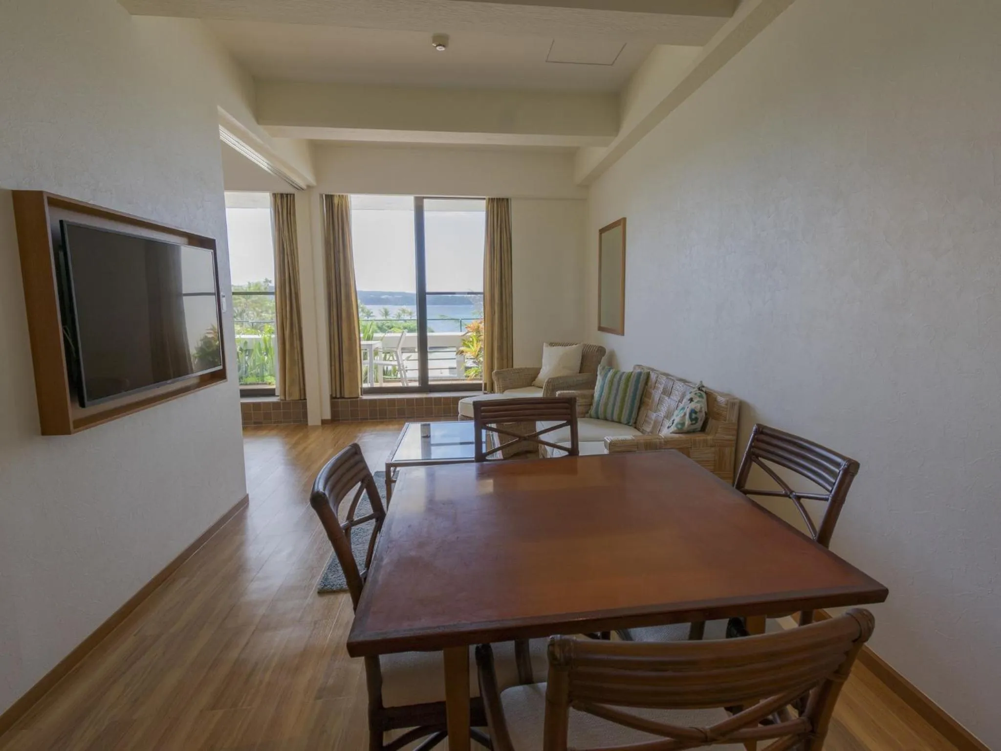 Photo of the whole room in The Moon Beach Museum Resort