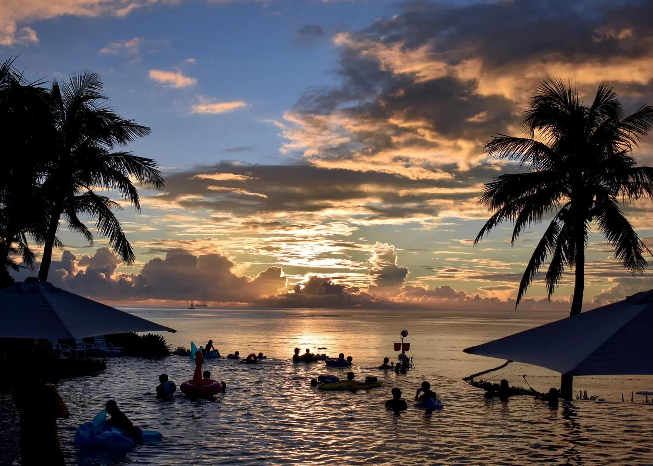 Swimming pool in The Moon Beach Museum Resort Swimming pool in The Moon Beach Museum Resort