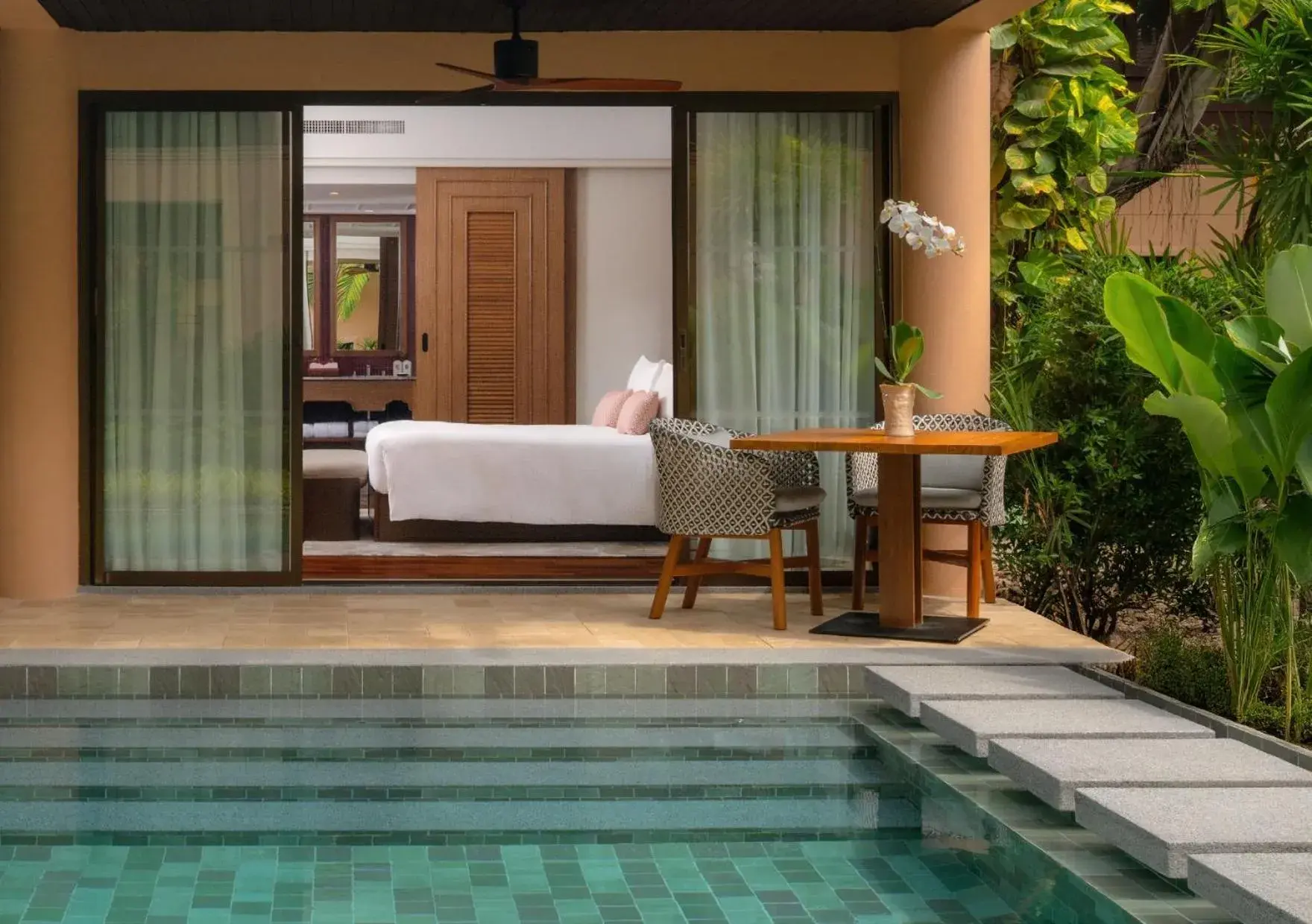 Pool view in Anantara Hua Hin Resort Pool view in Anantara Hua Hin Resort