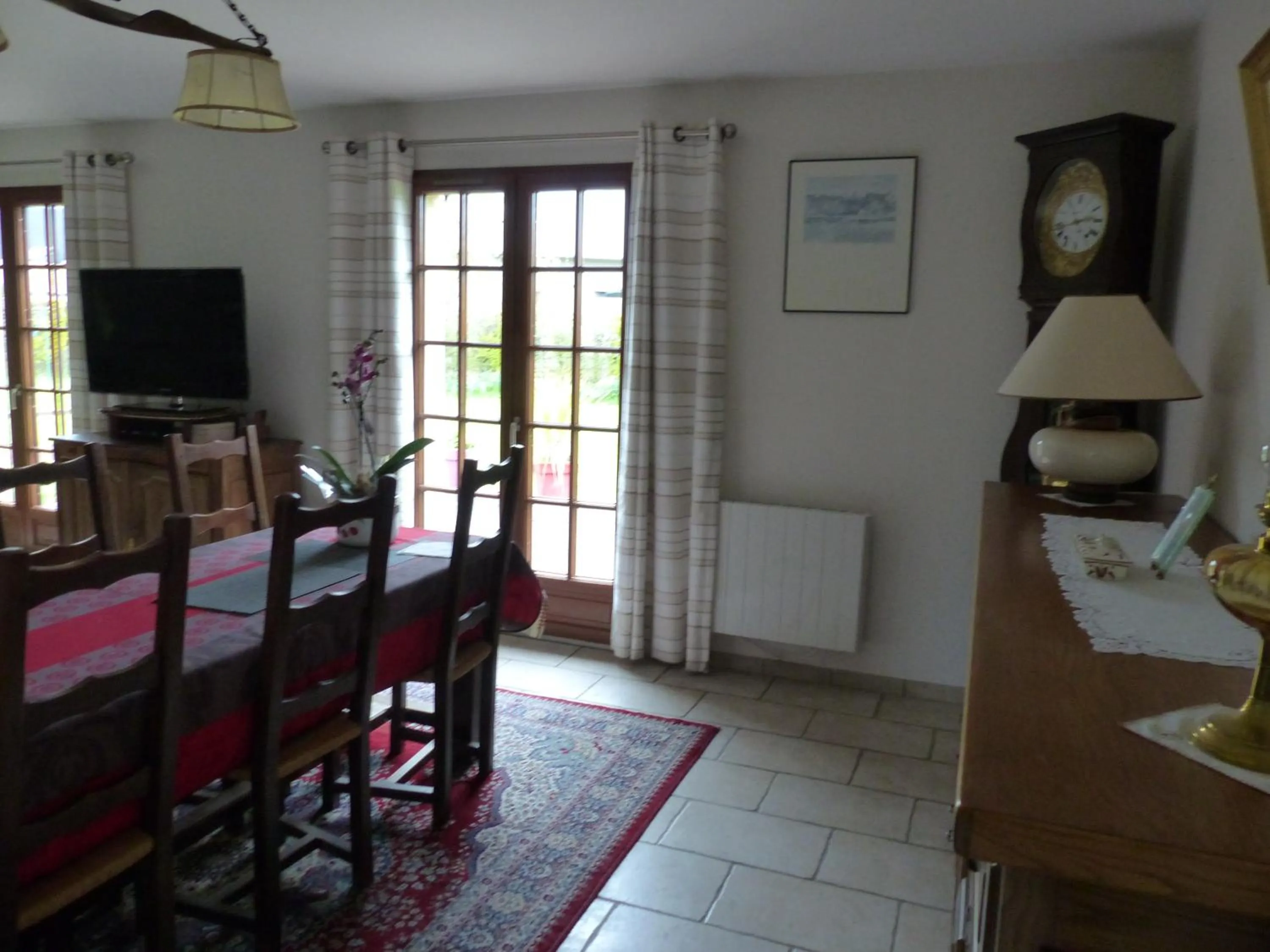 Dining area in LA TRANQUILITE
