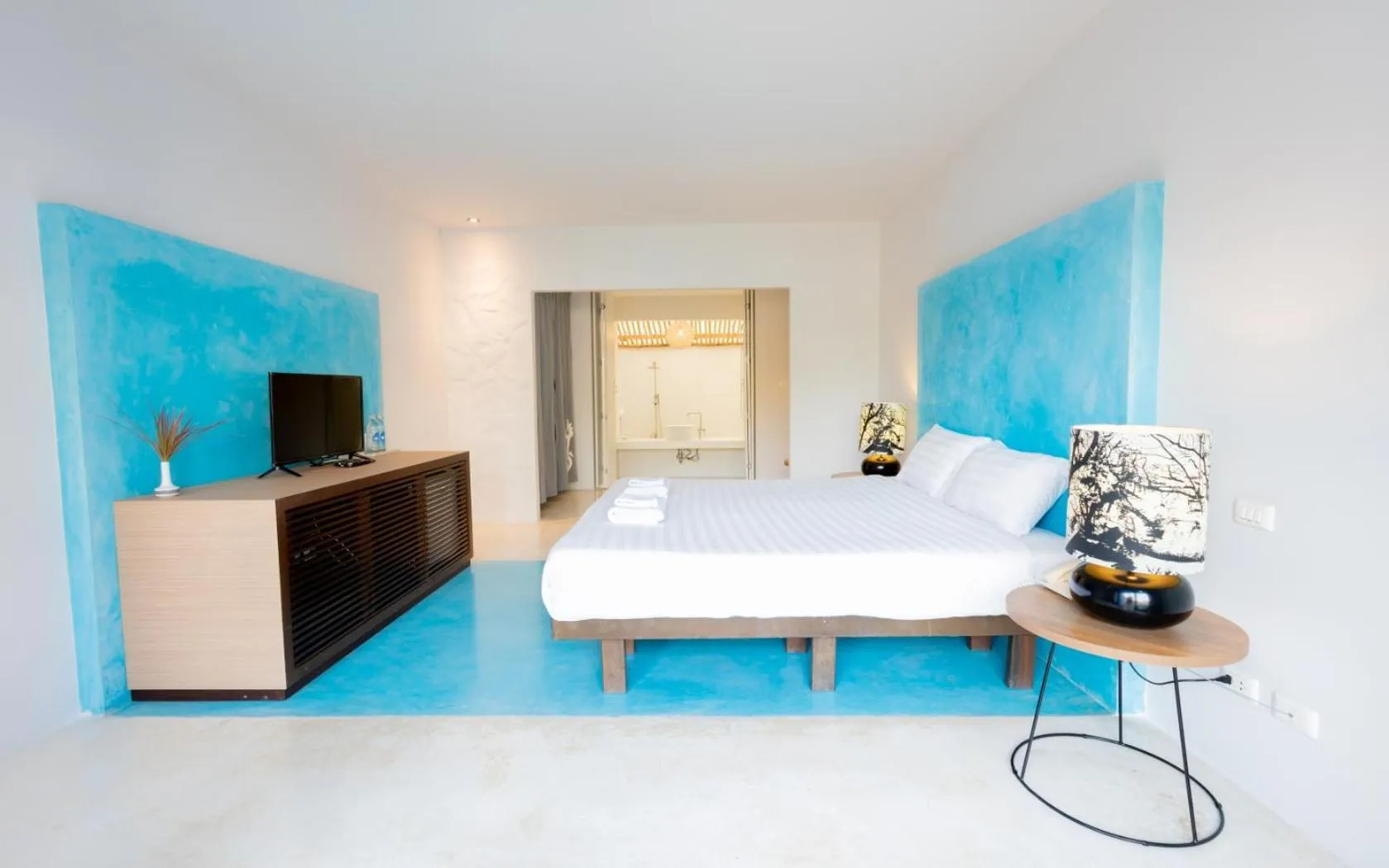 TV and multimedia in Kochira