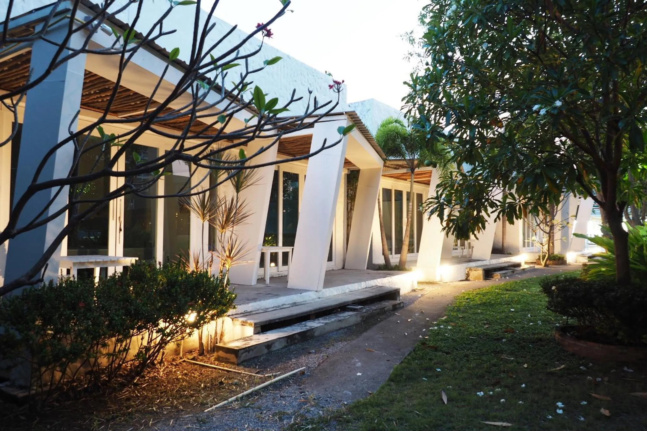 Property building in Kochira