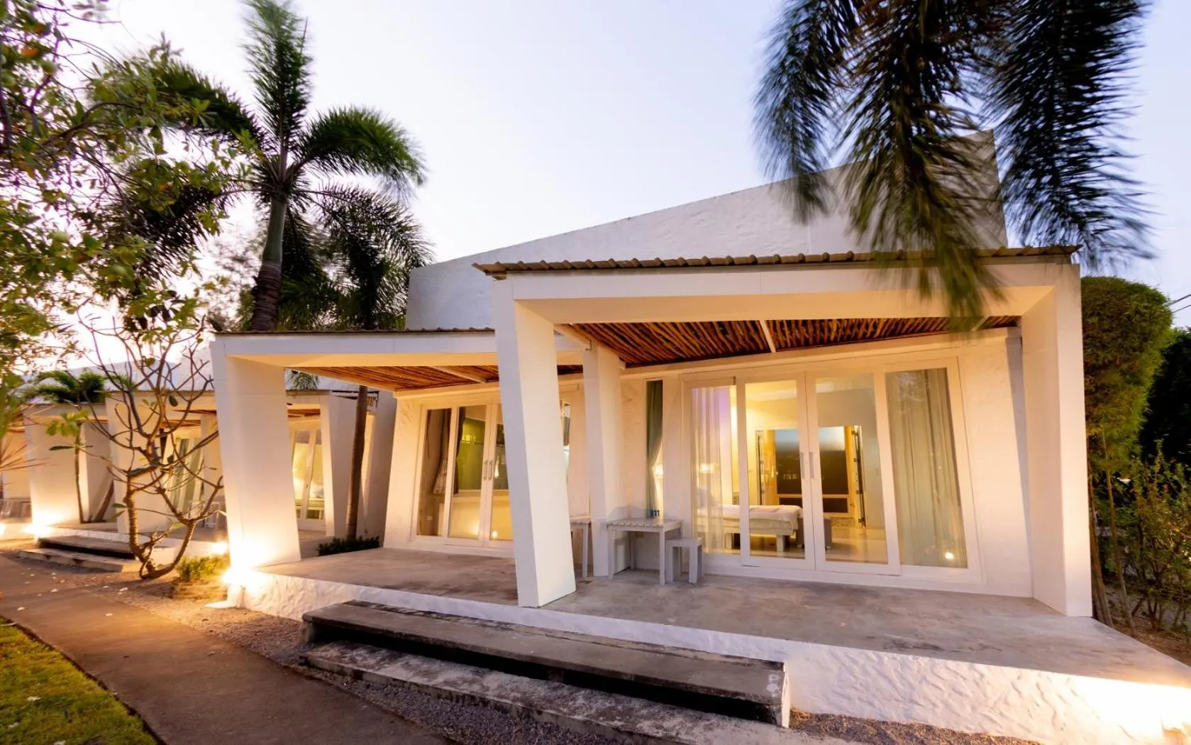 Property building in Kochira