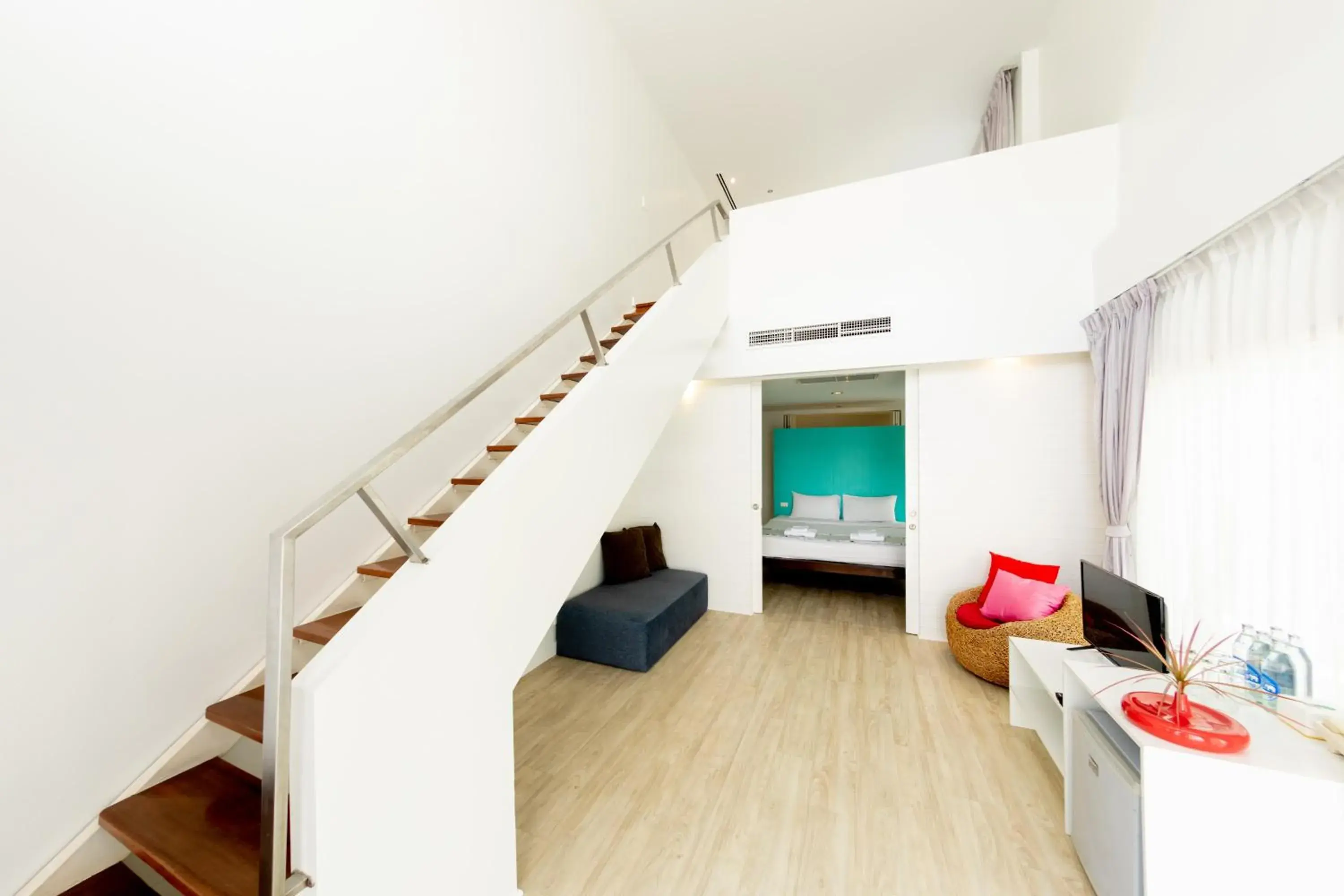 Photo of the whole room, Bed in Kochira Photo of the whole room, Bed in Kochira