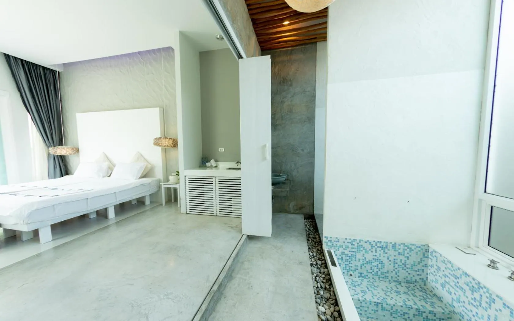 Photo of the whole room, Bed in Kochira