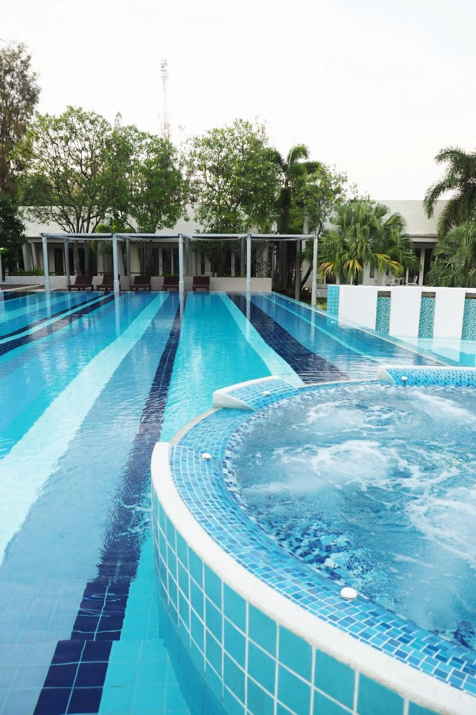 Swimming pool in Kochira