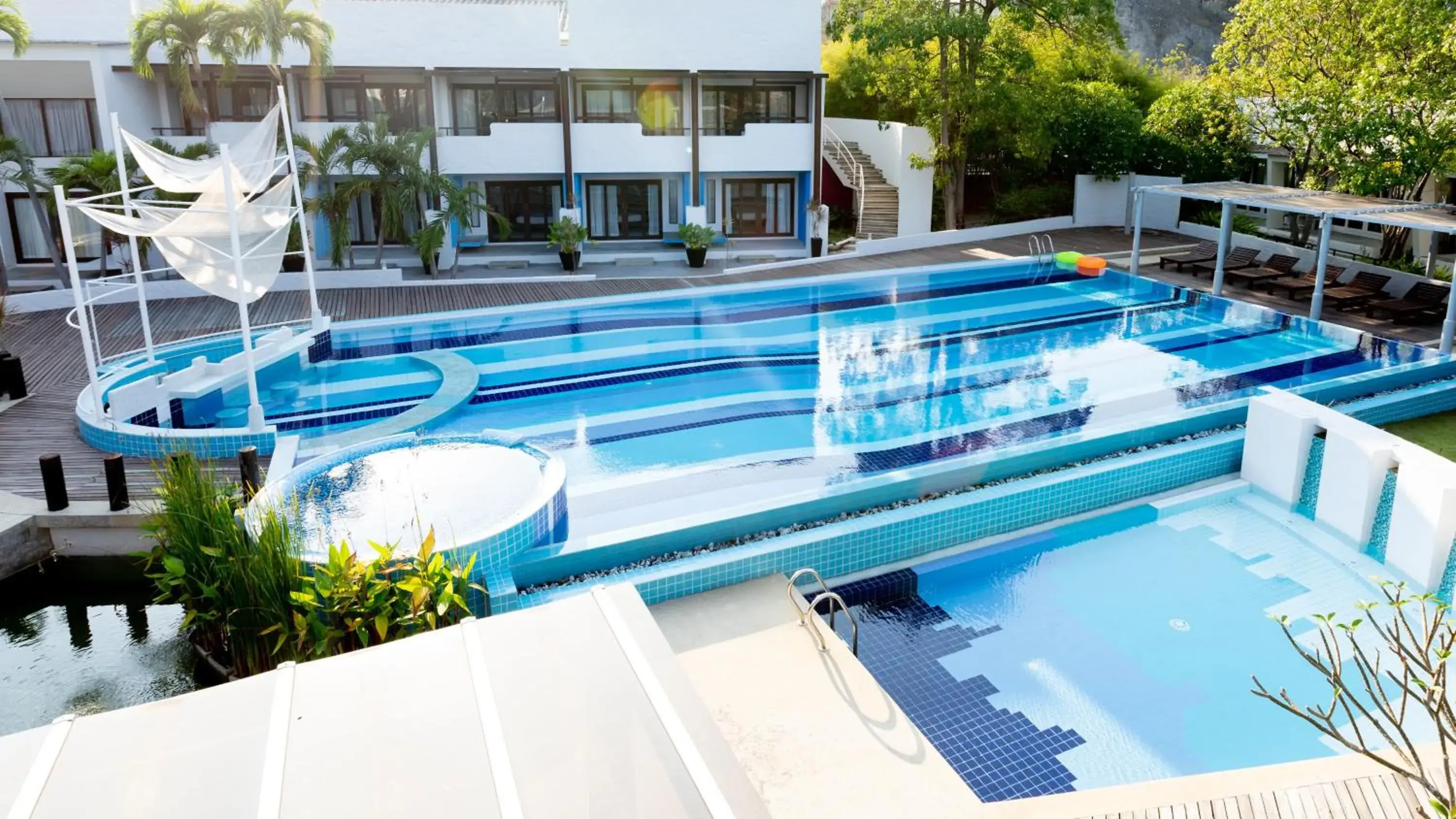 Swimming pool in Kochira Swimming pool in Kochira