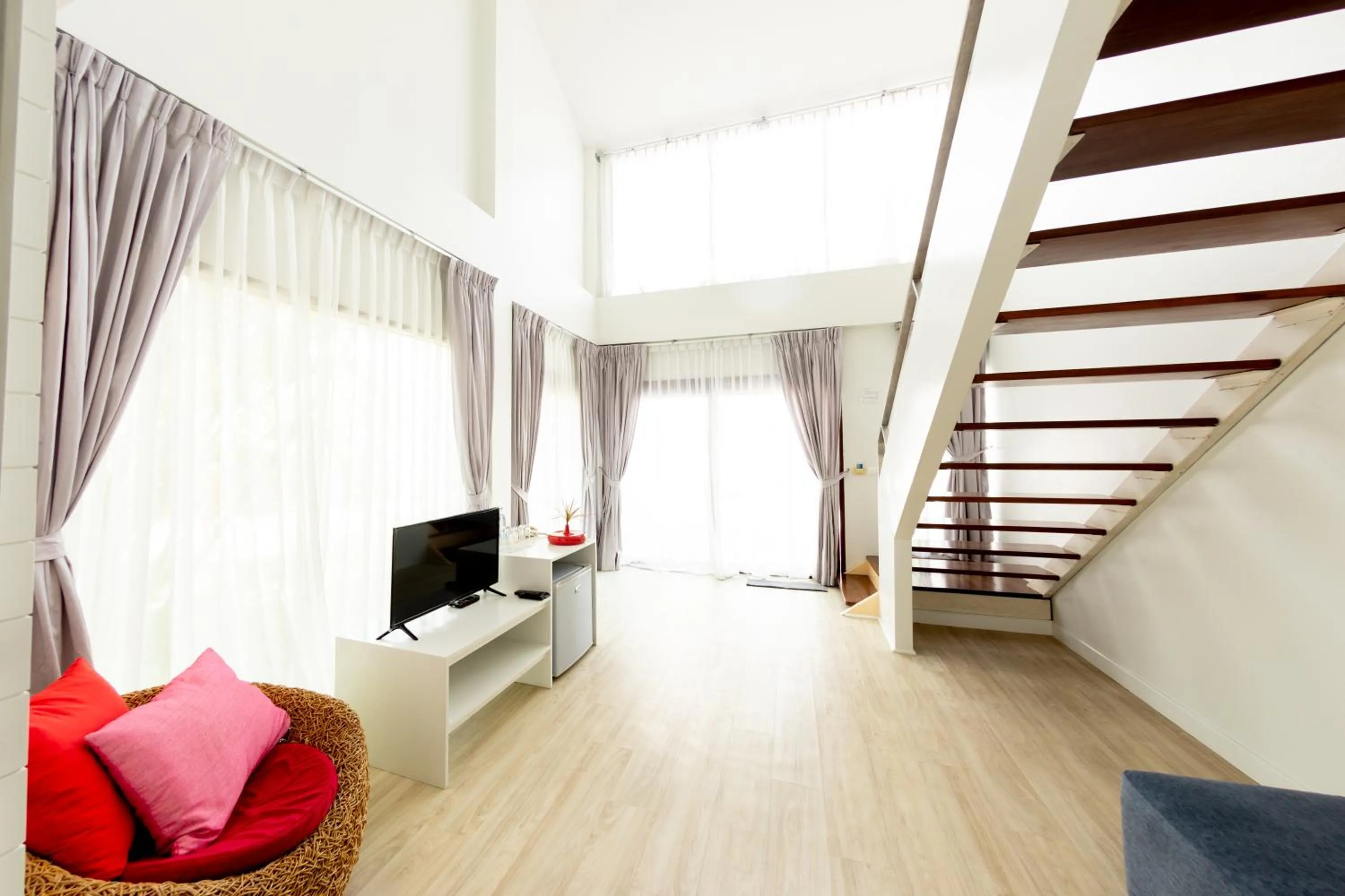 TV and multimedia in Kochira