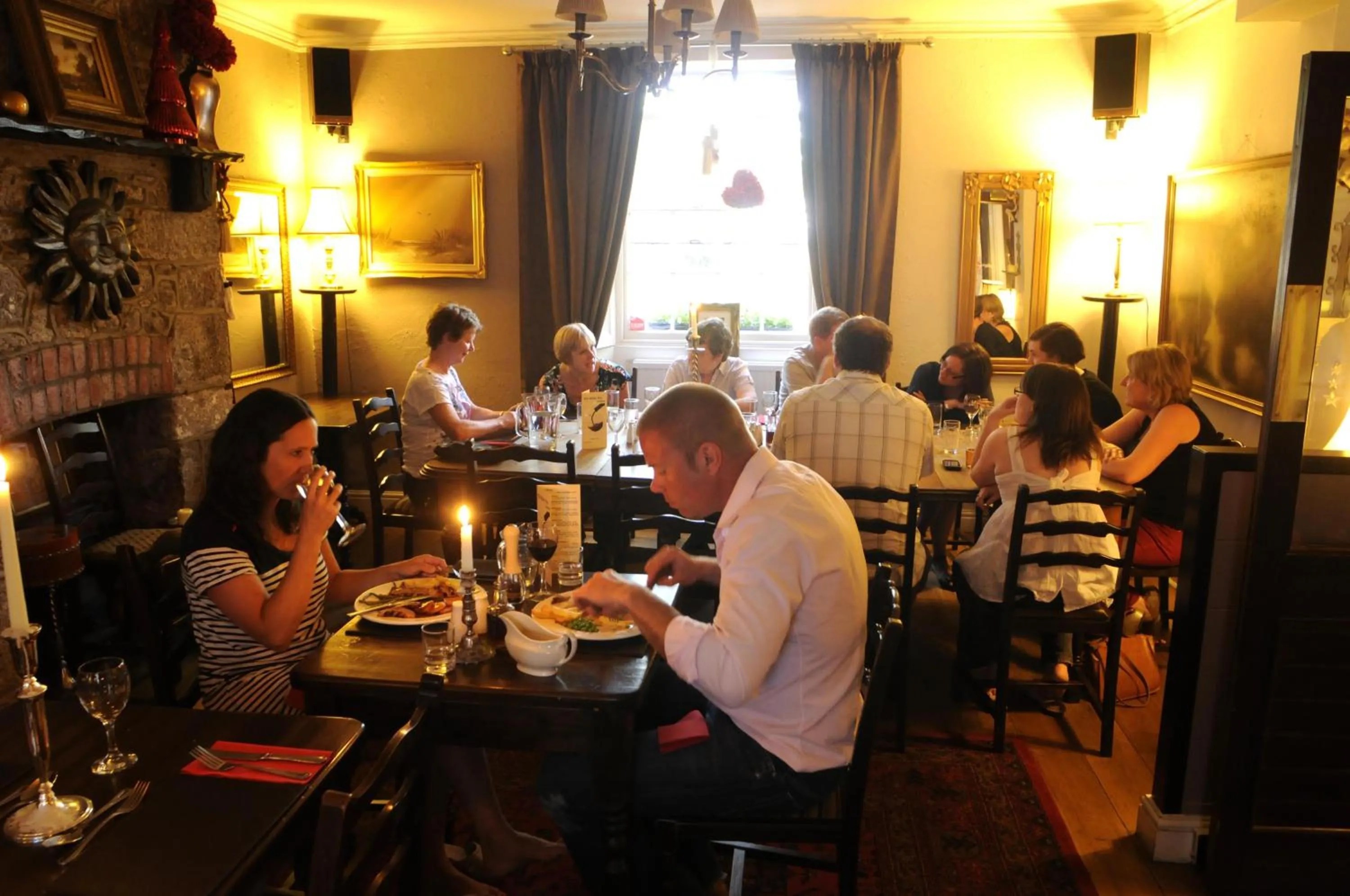 Dining area in The Globe Inn