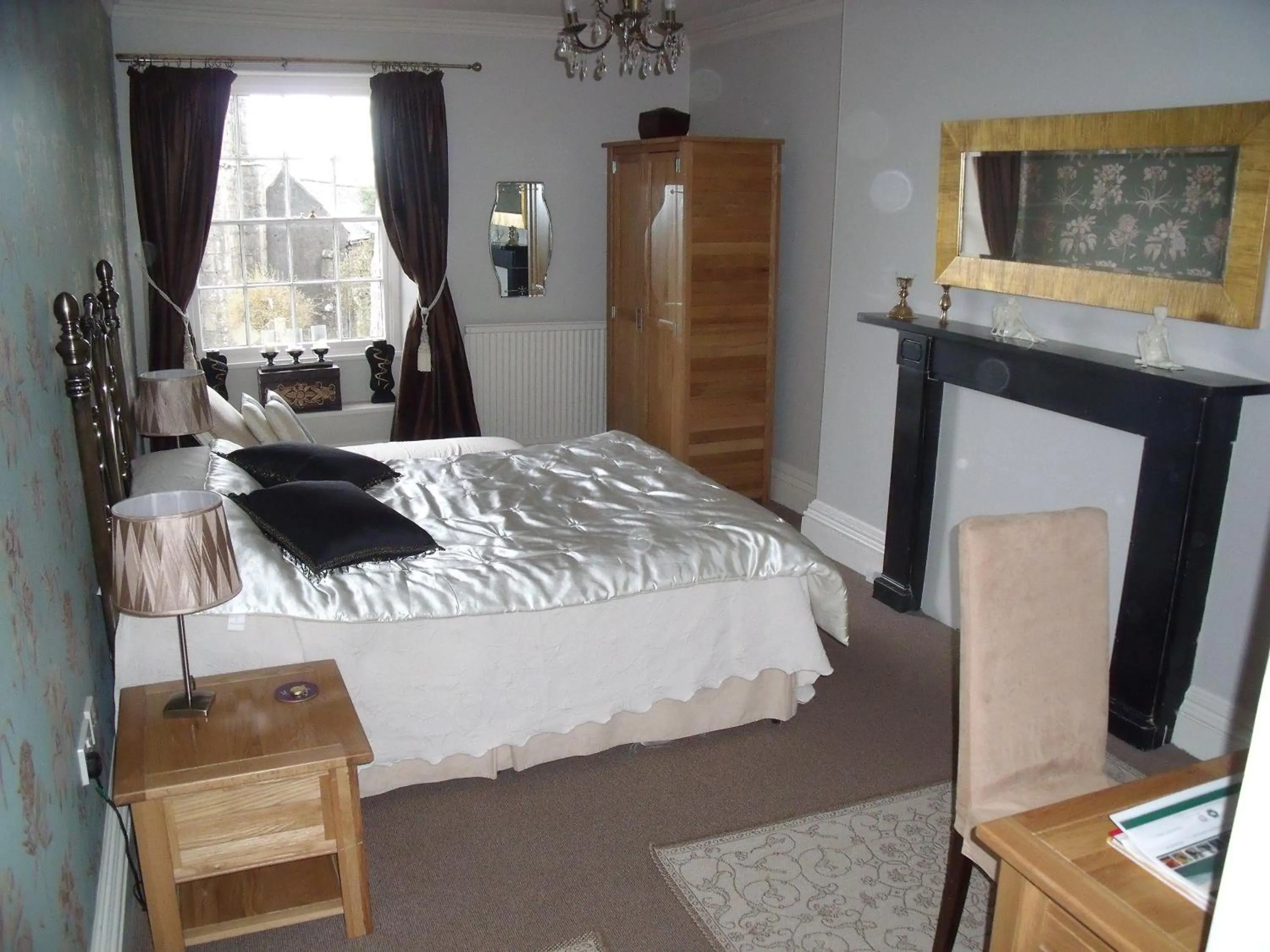 Bedroom, Bed in The Globe Inn