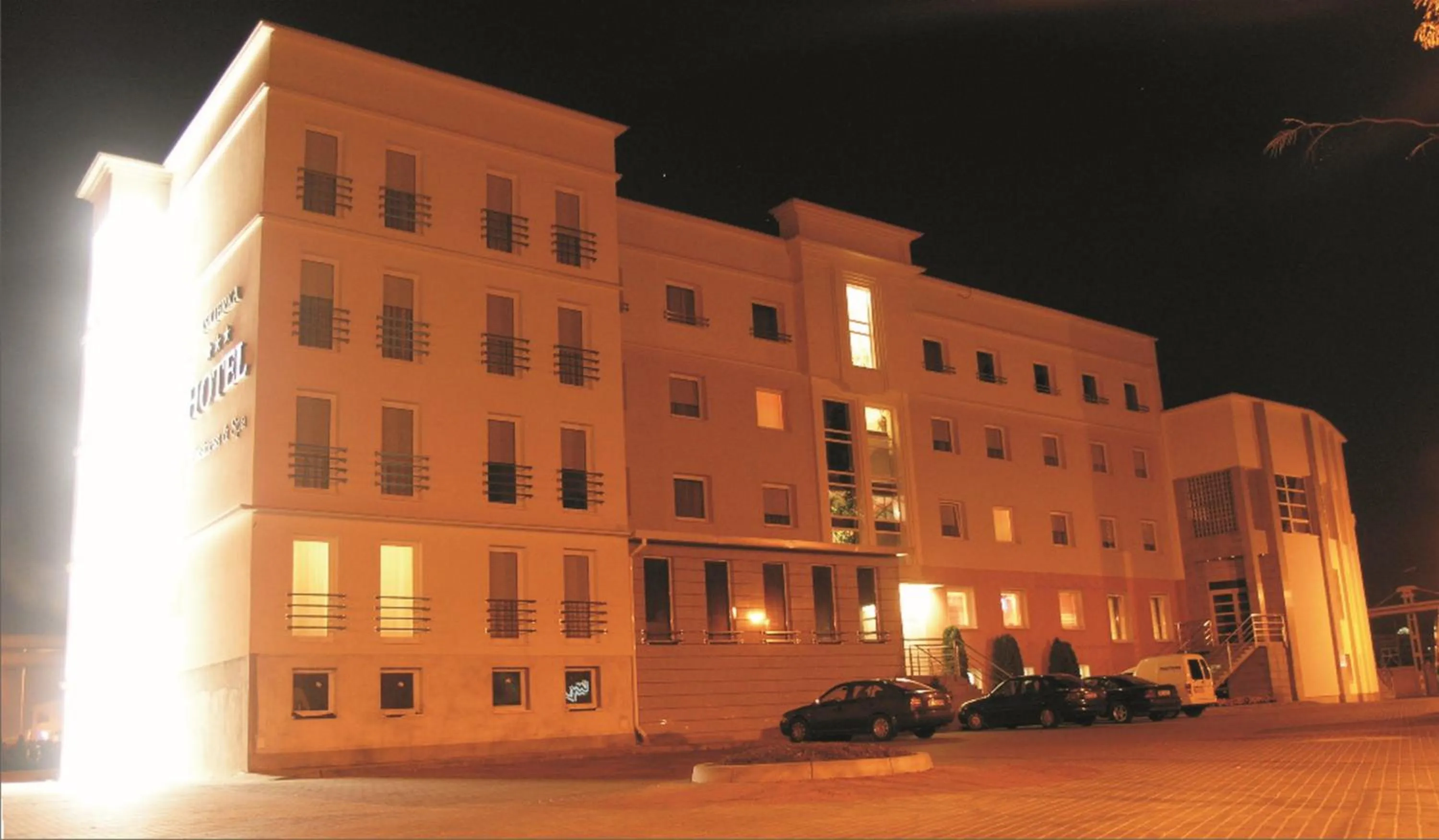 Facade/entrance in Hotel Iskierka Business & Spa