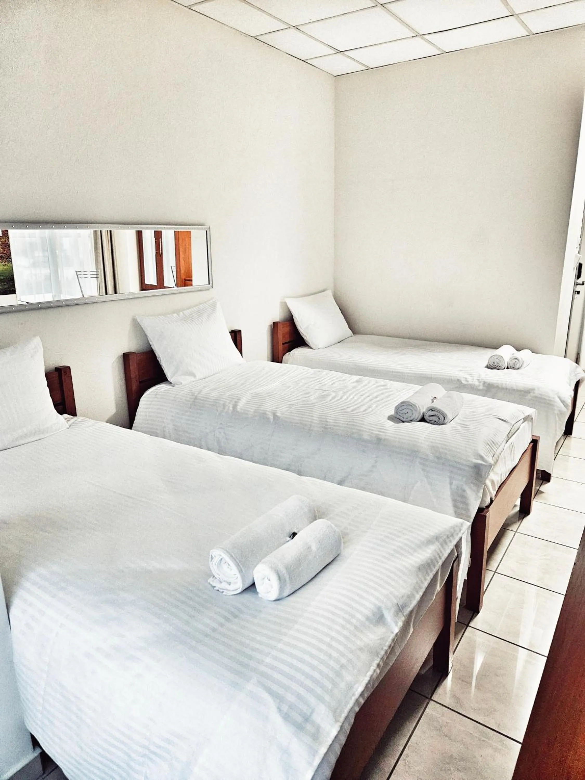 Bed in Hotel i Restauracja w Luboniu