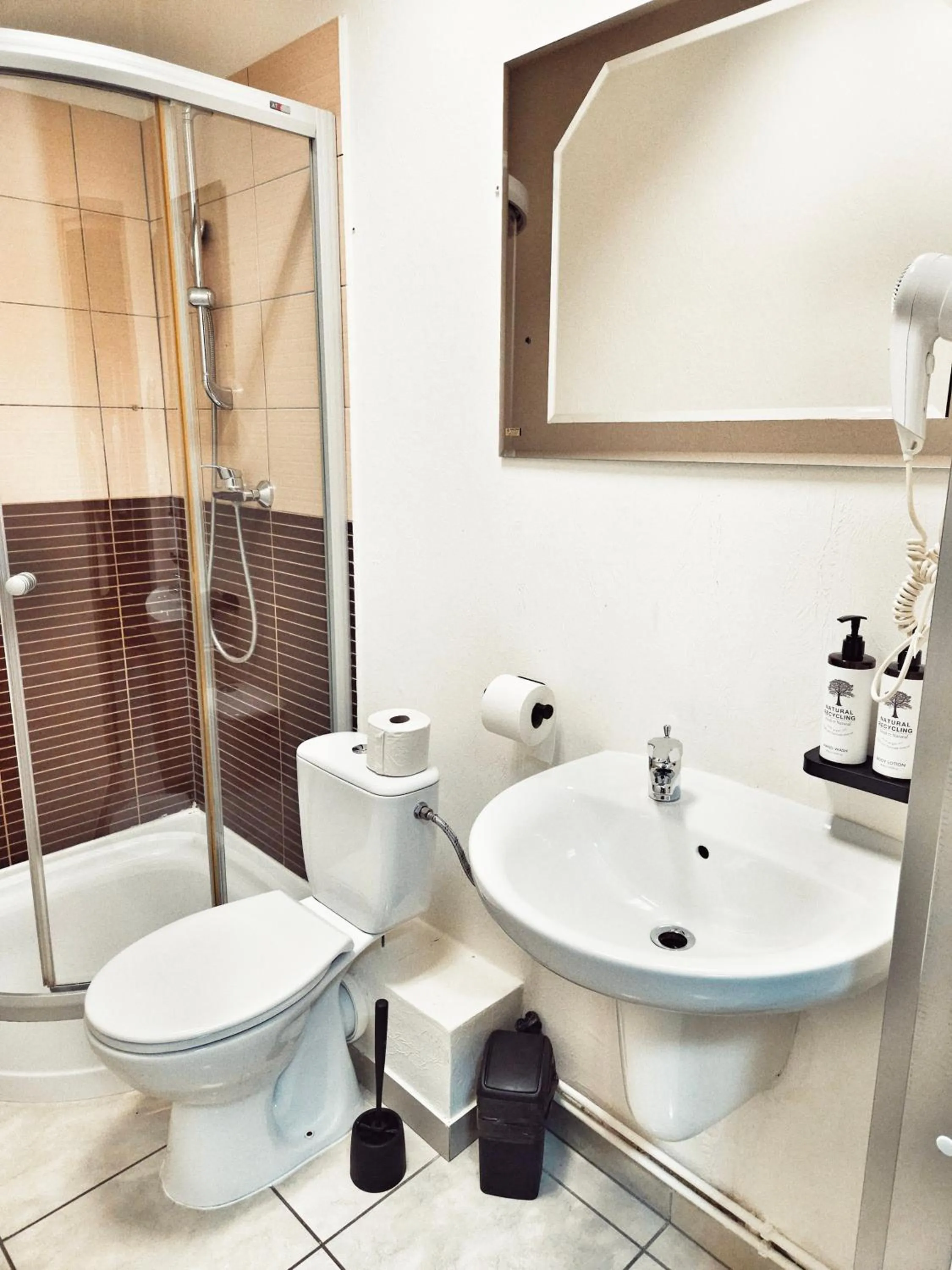 Bathroom in Hotel i Restauracja w Luboniu