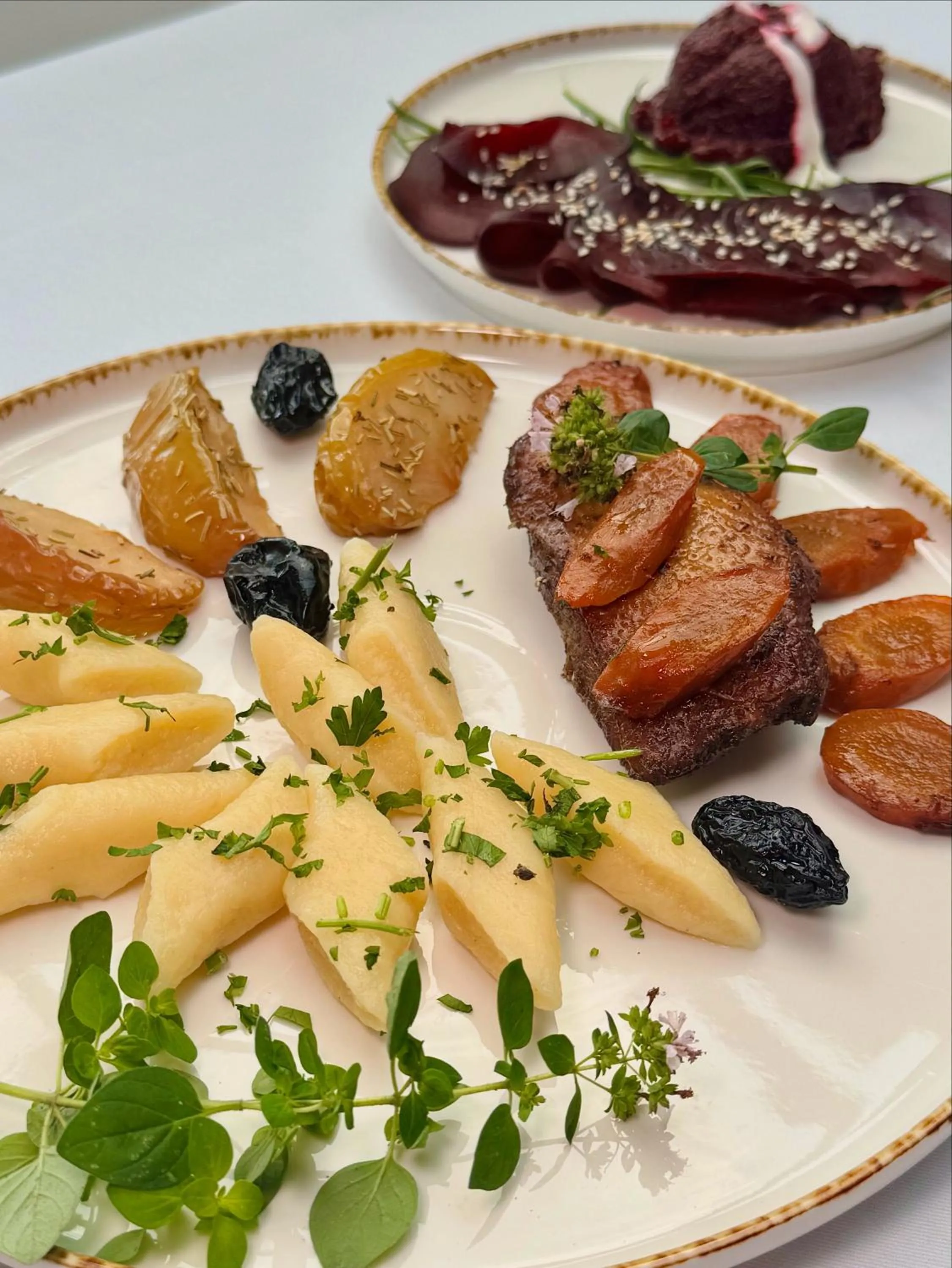 Food and drinks in Hotel Mateo