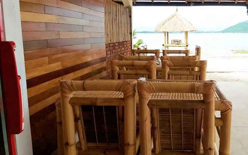 Restaurant/places to eat in Alden Beach House