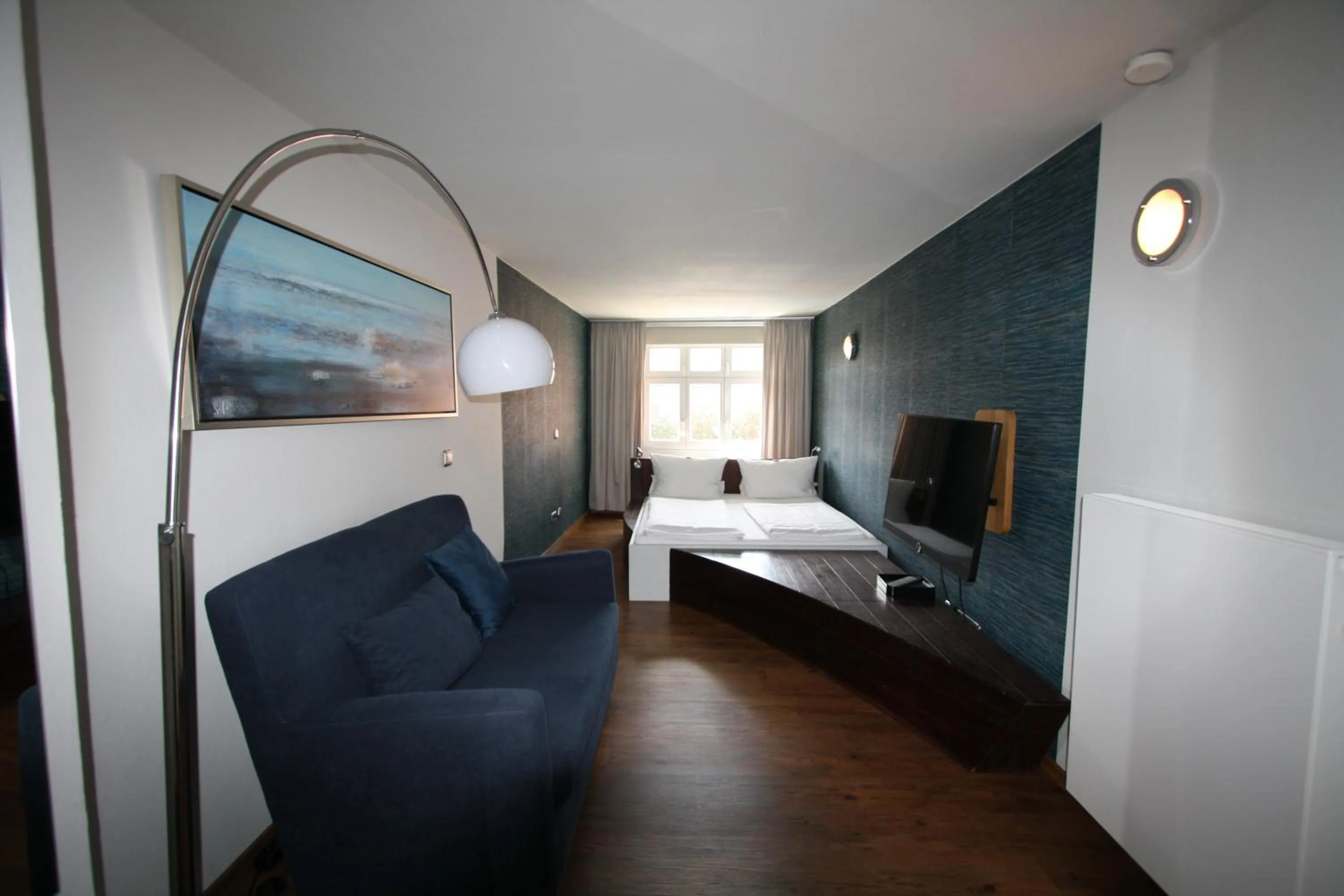 Photo of the whole room, Bed in Elements Hotel