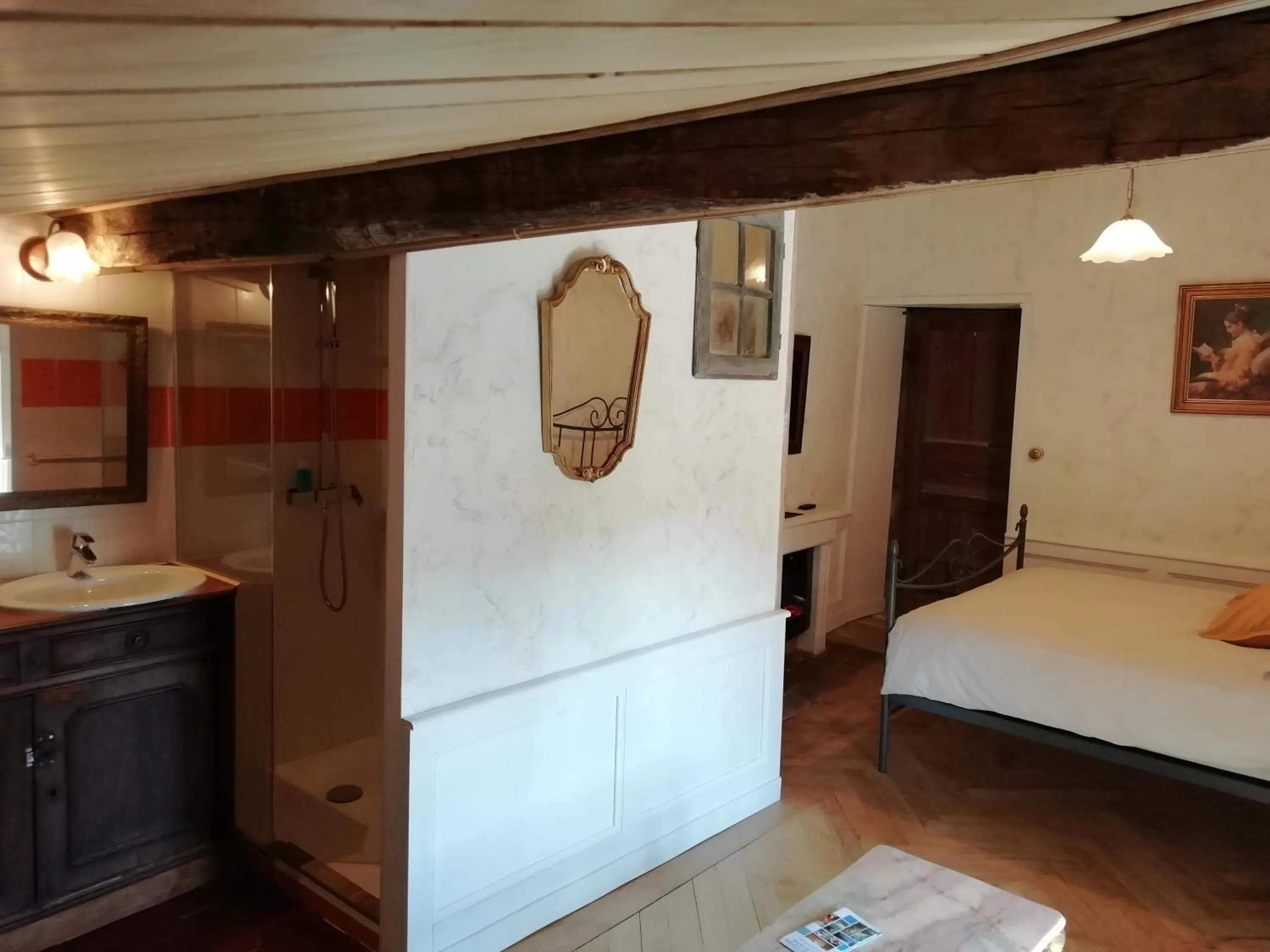 Bathroom, Bed in La Tour Mandot