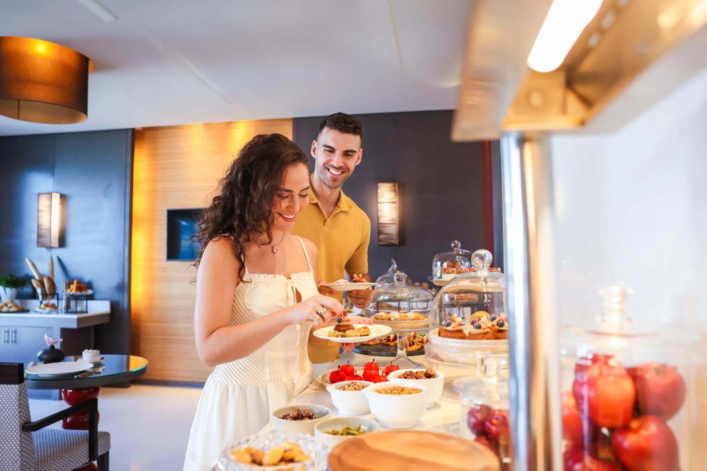 Lounge or bar in Park Rotana Abu Dhabi