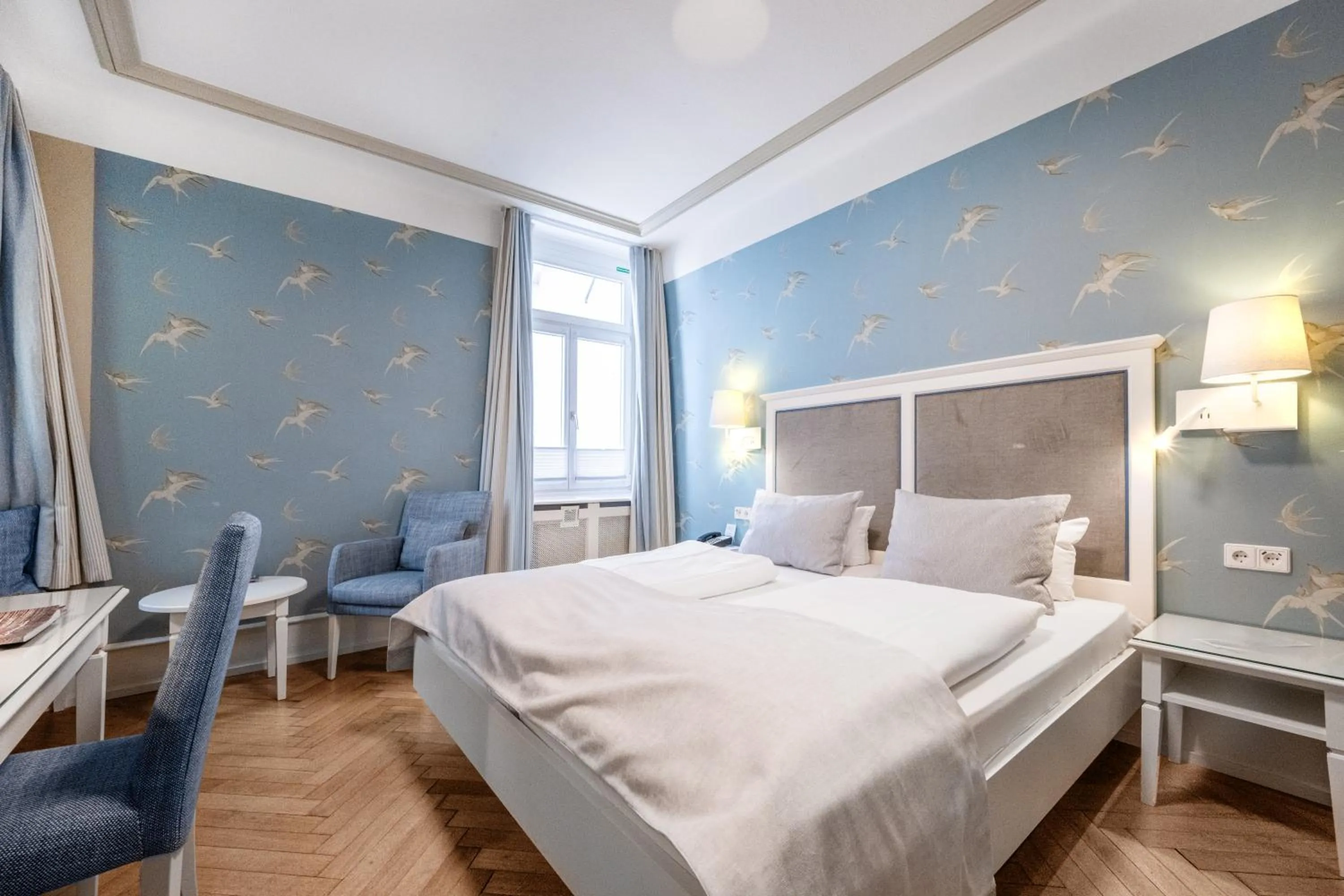 Photo of the whole room, Bed in Romantik Hotel Barbarossa