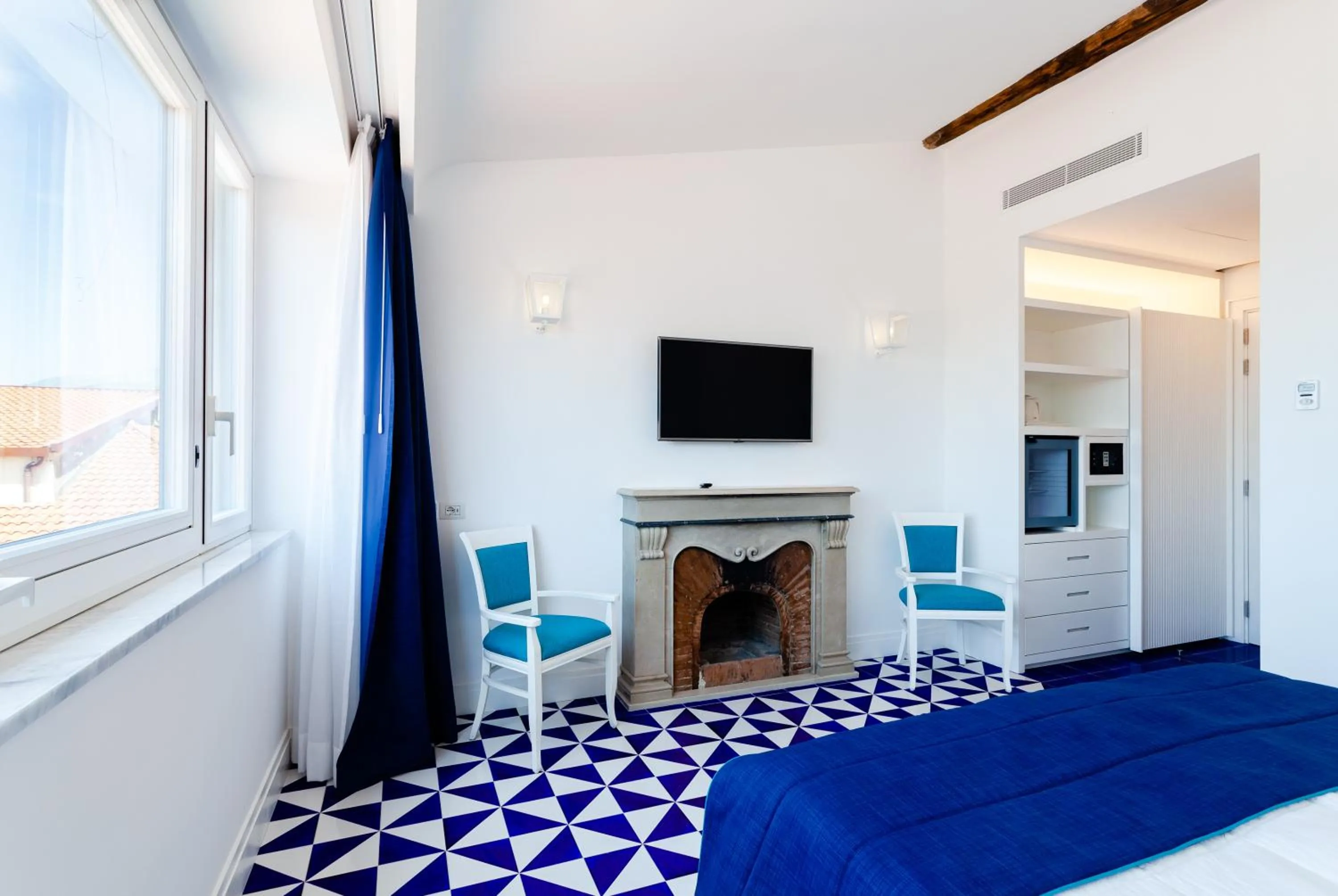 Bed in Maison Blu - Intimate GuestHouse