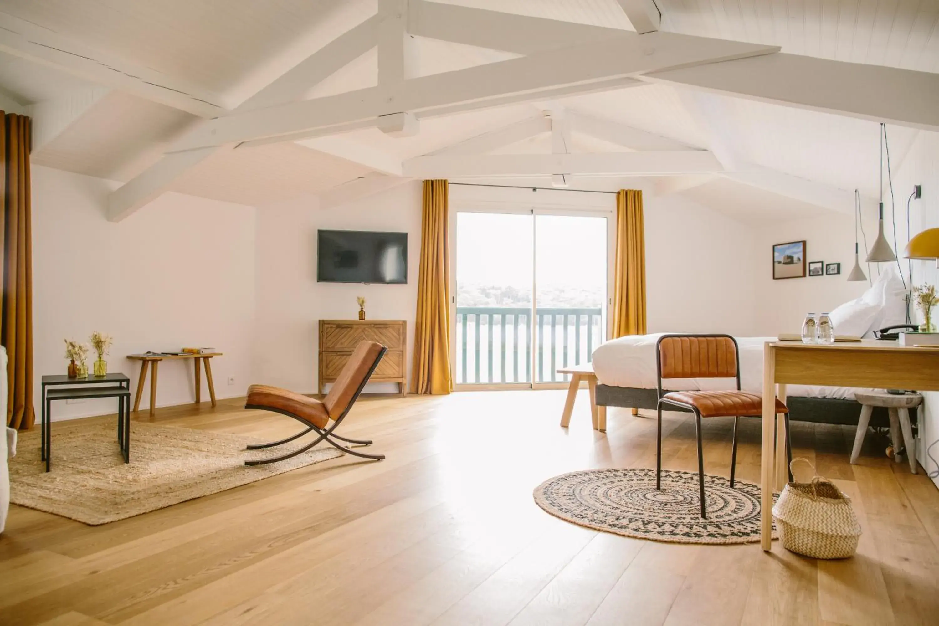 Suite with Lake View in Hôtel Les Hortensias du Lac Suite with Lake View in Hôtel Les Hortensias du Lac