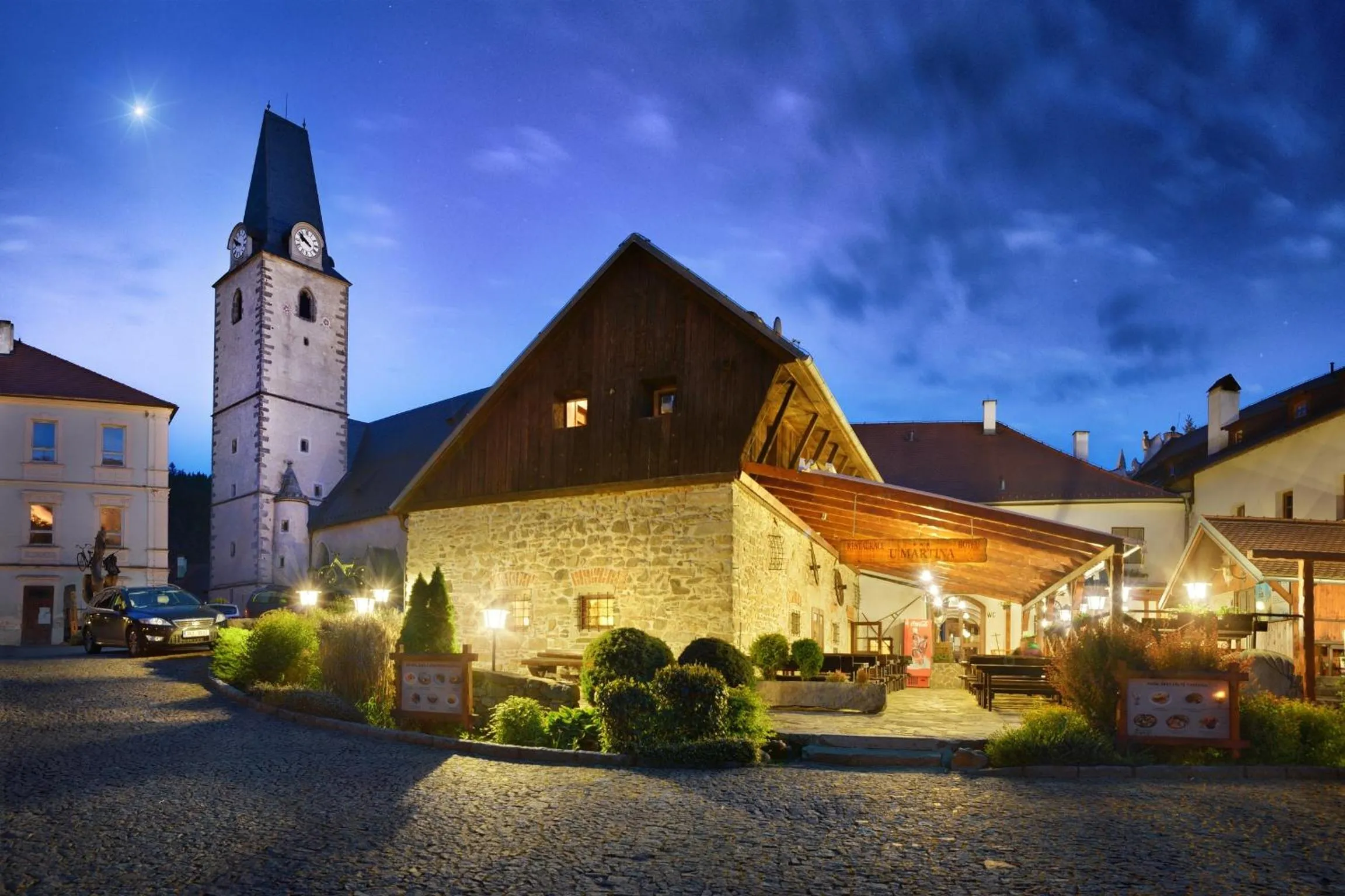 Restaurant/places to eat in Hotel U Martina