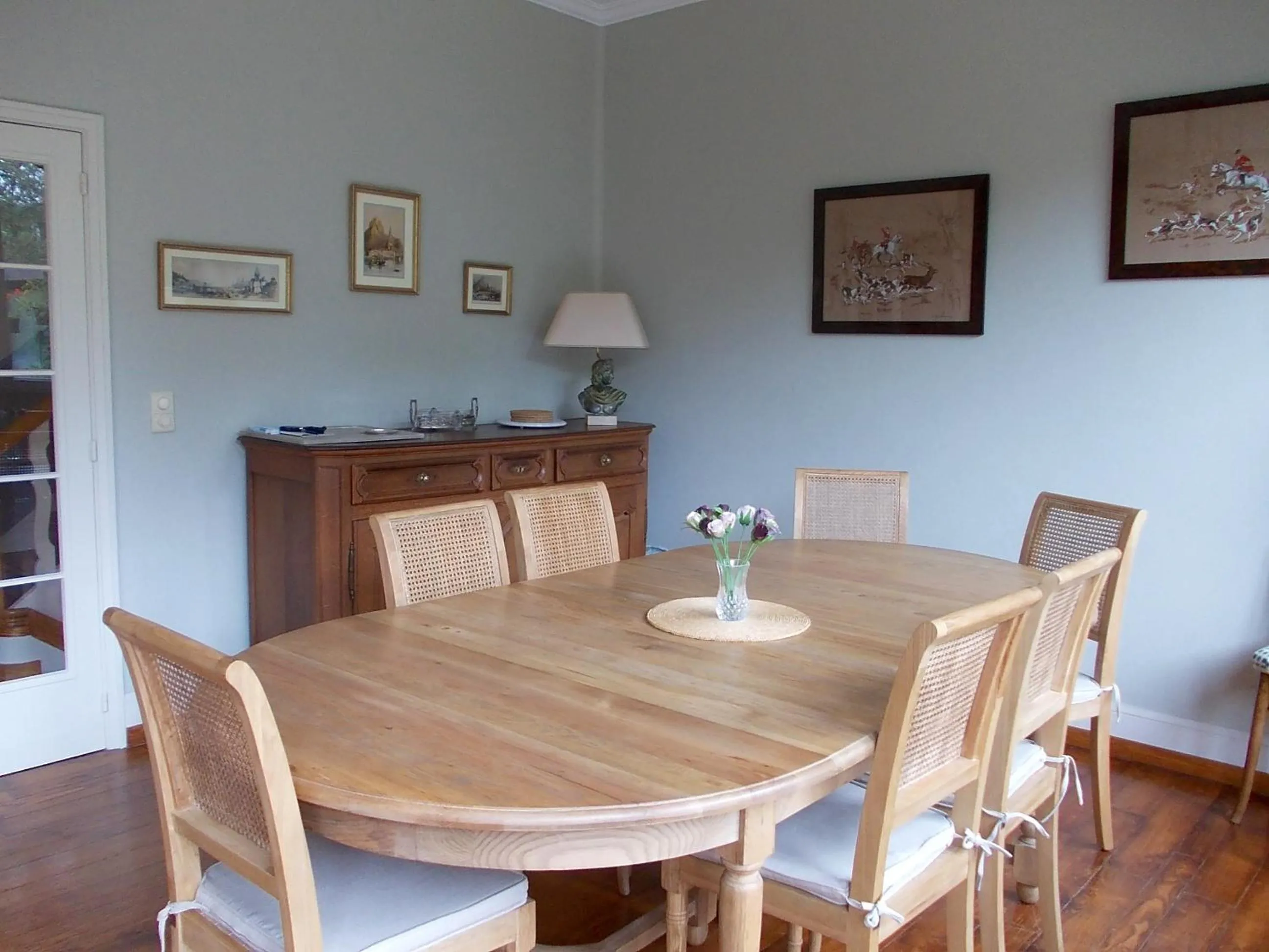 Dining area in B&B Chambre Chocolat