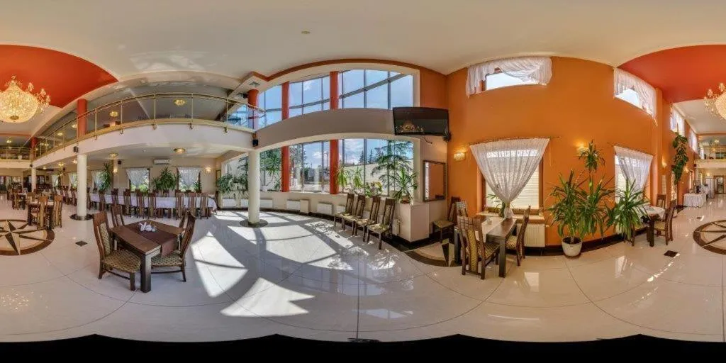 Restaurant/places to eat in Vinci Hotel Airport