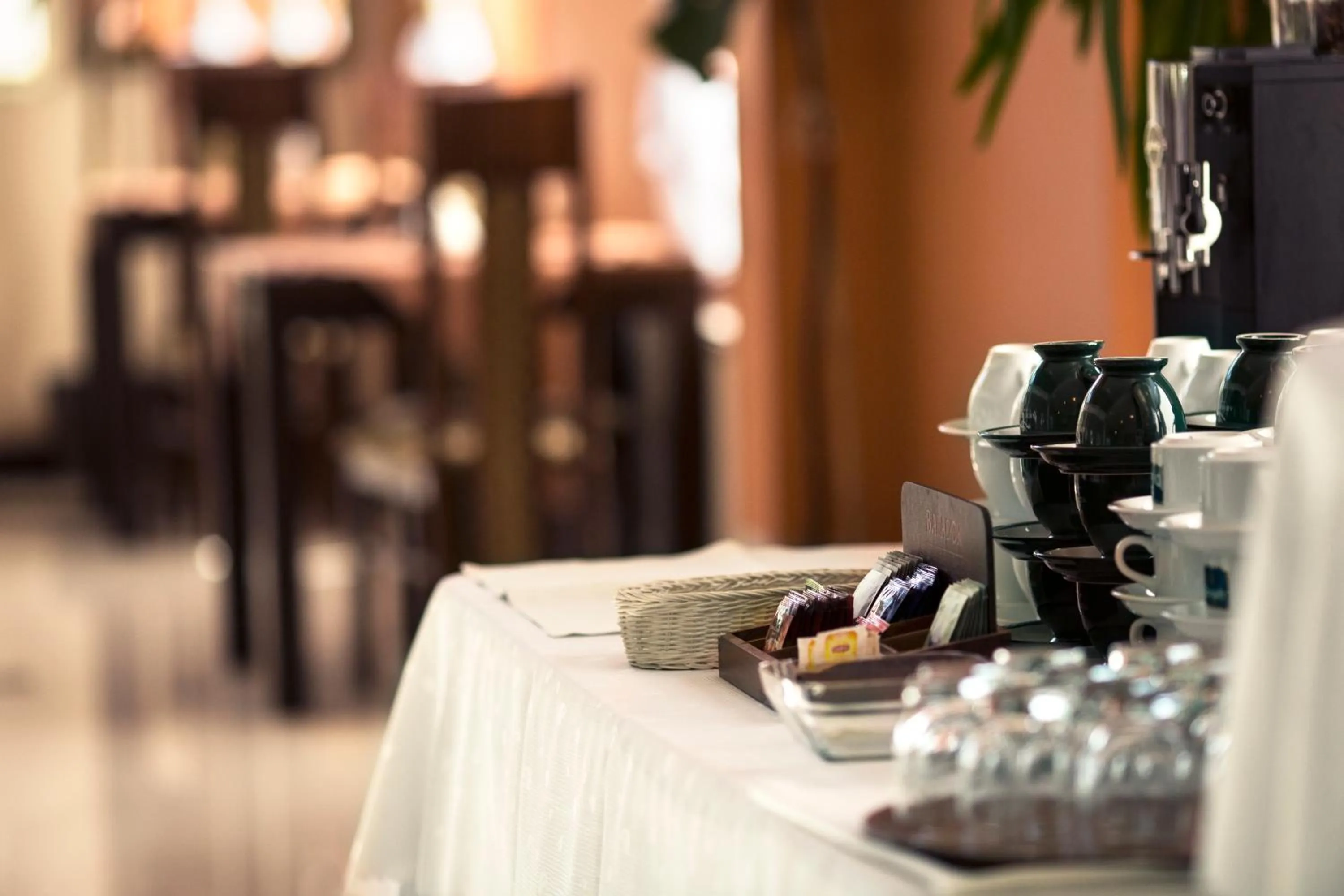 Coffee/tea facilities in Vinci Hotel Airport