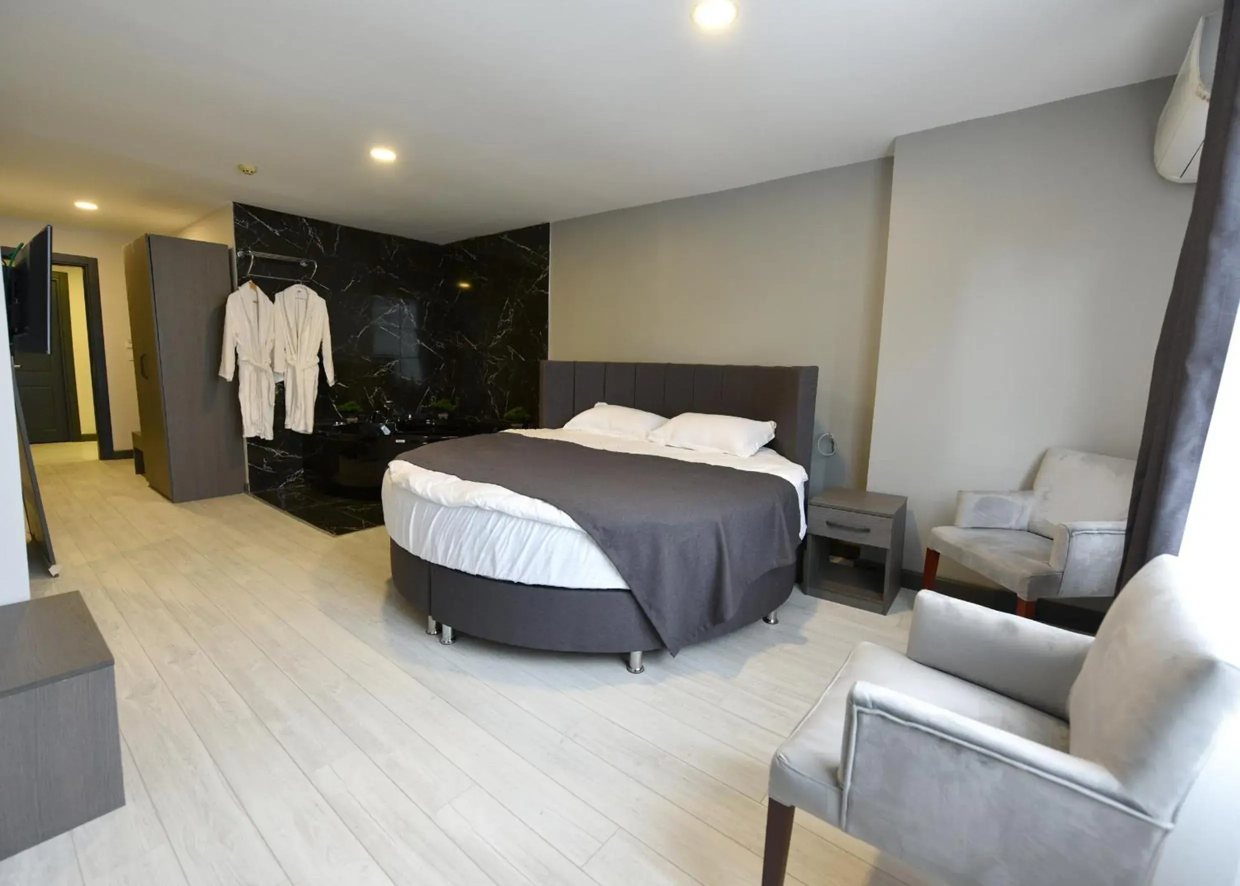 Living room, Bed in Sahil Hotel Pendik Living room, Bed in Sahil Hotel Pendik