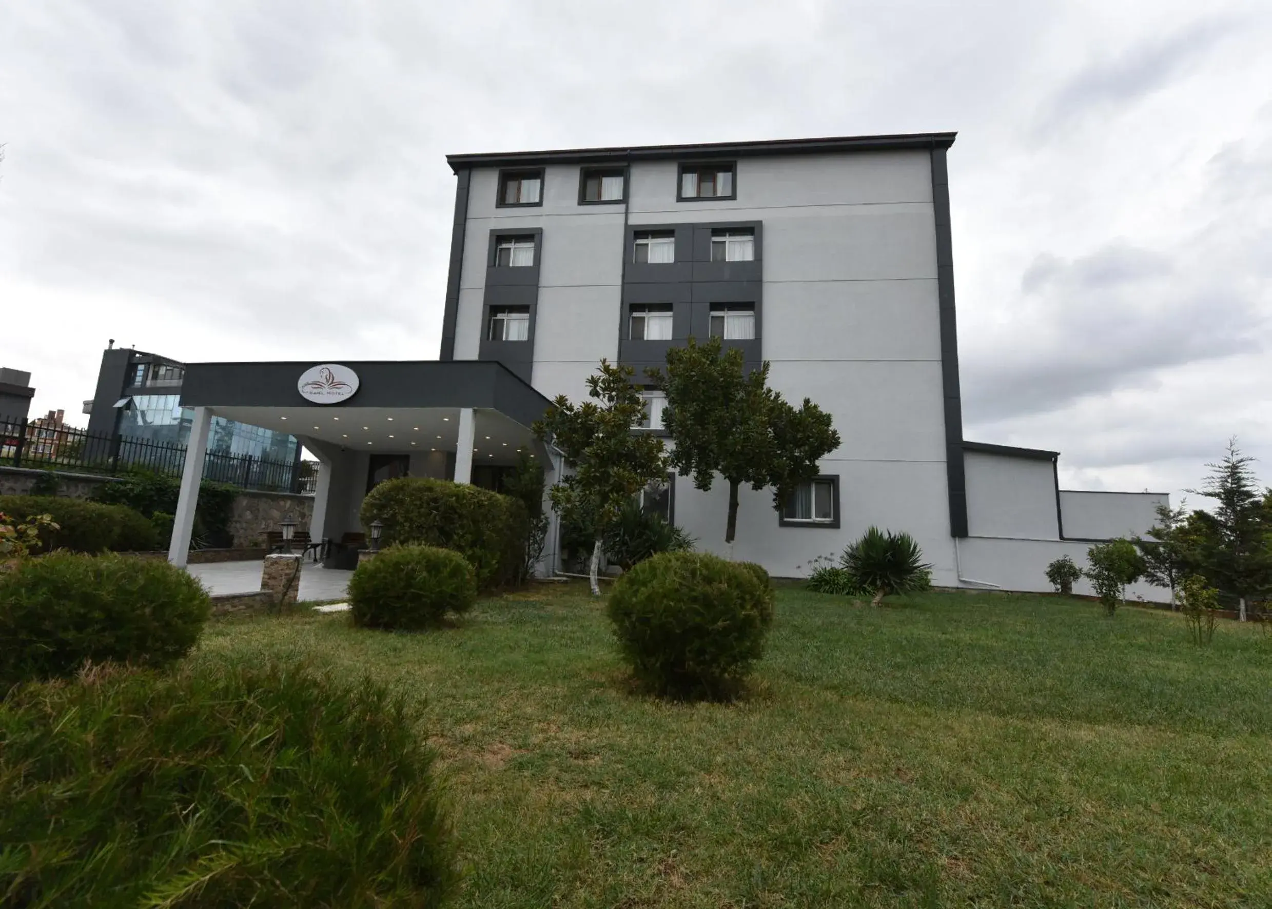 Property building in Sahil Hotel Pendik Property building in Sahil Hotel Pendik