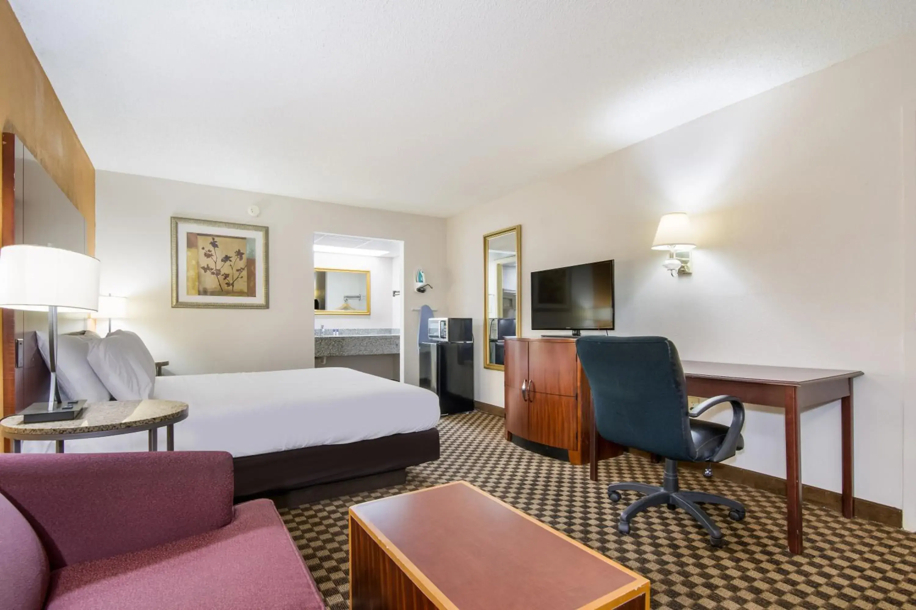 Standard King Room in Americas Best Value Inn Wadesboro Standard King Room in Americas Best Value Inn Wadesboro