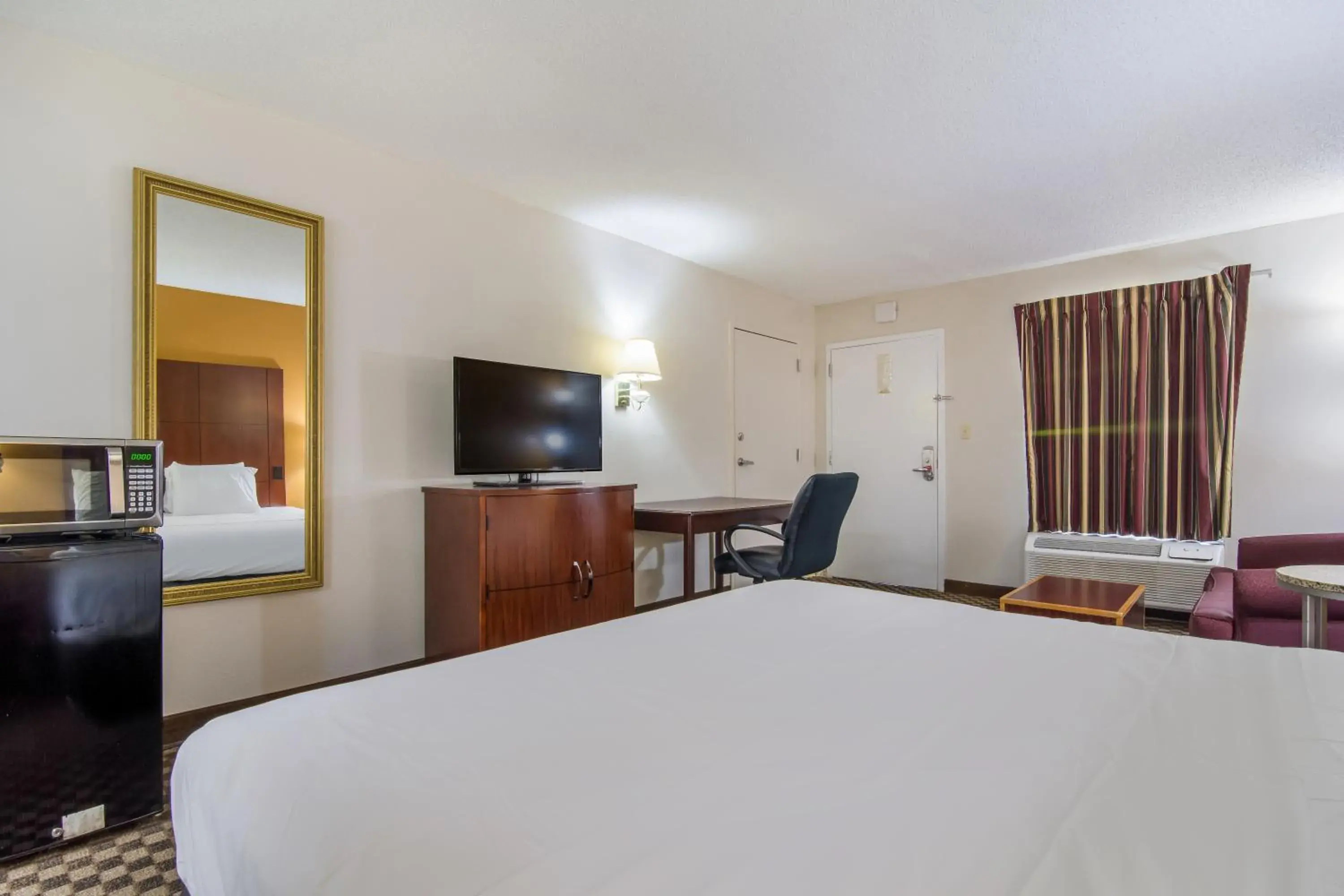 Bed in Americas Best Value Inn Wadesboro Bed in Americas Best Value Inn Wadesboro