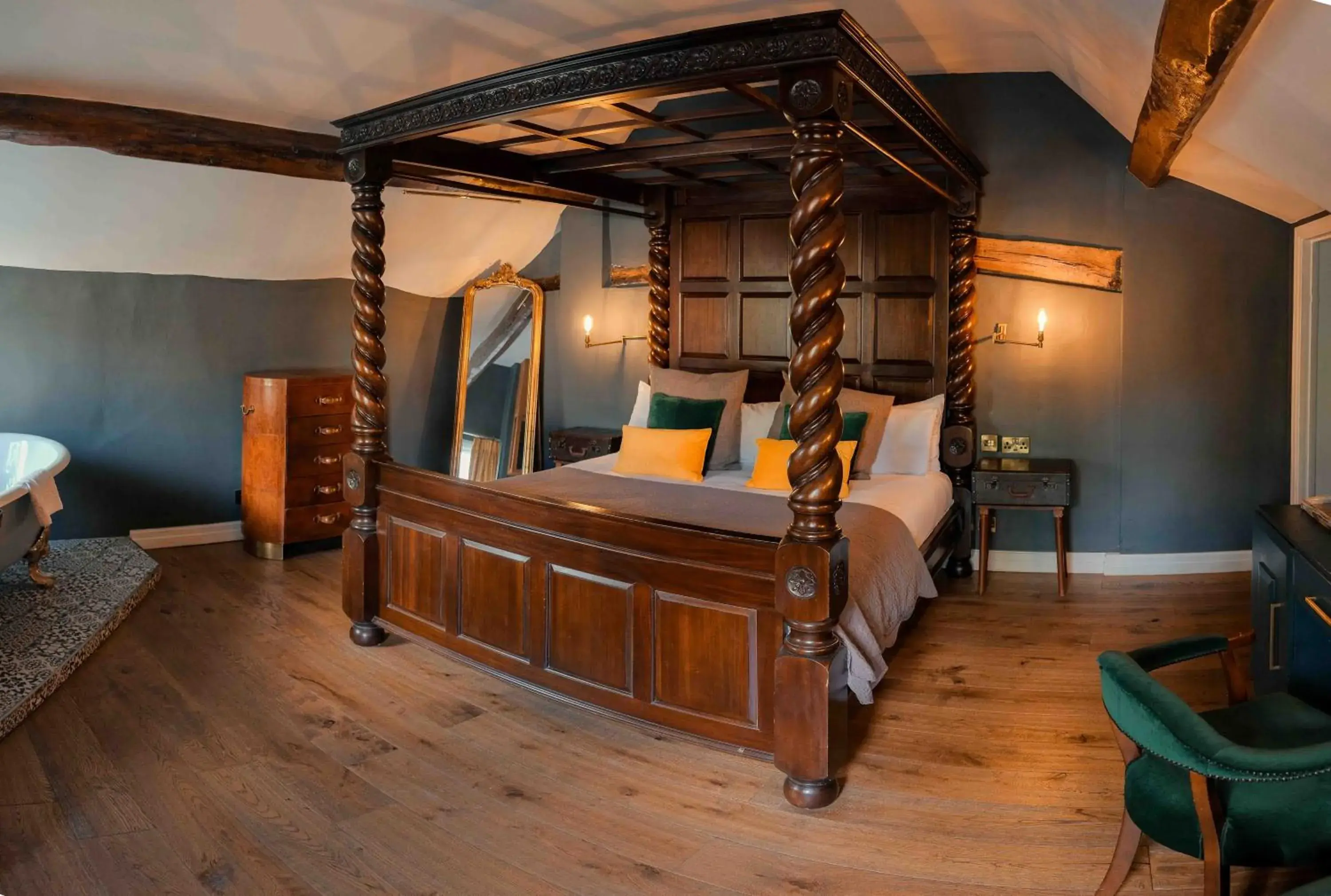 Finest Room in The Bridge Finest Room in The Bridge