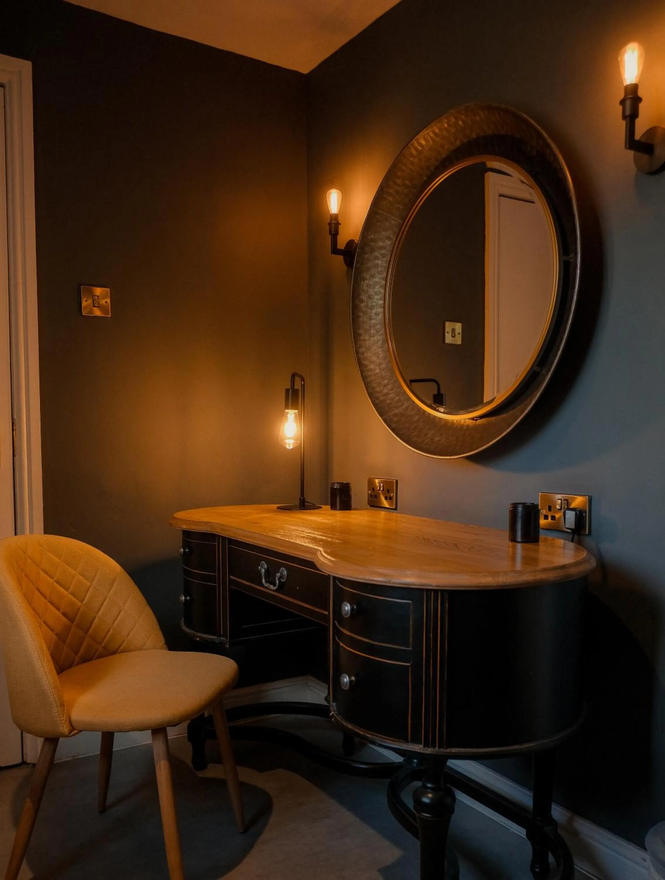 hair dryier in The Bridge