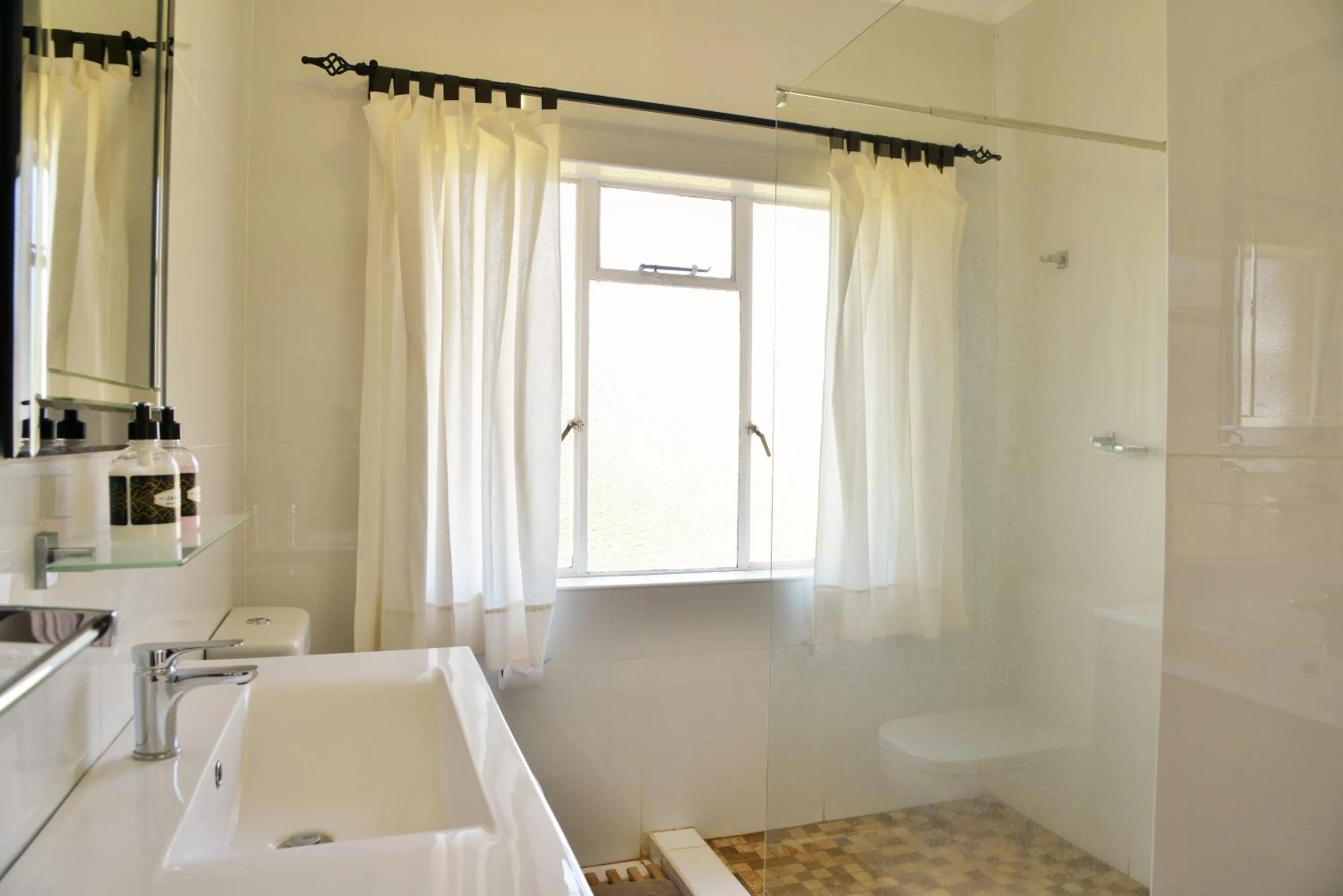 Bathroom in Elephant Walk Retreat