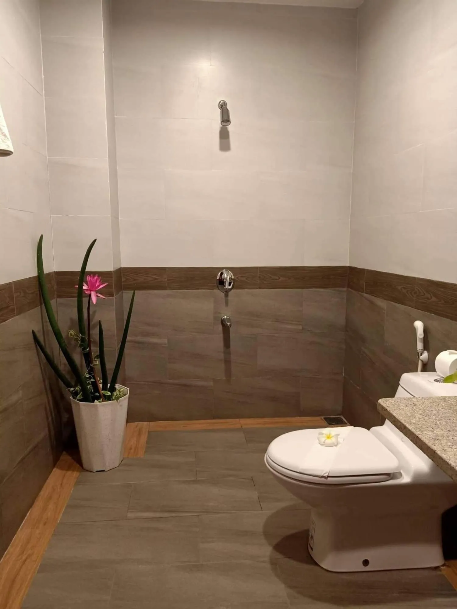 Shower in Blue Shell Resort